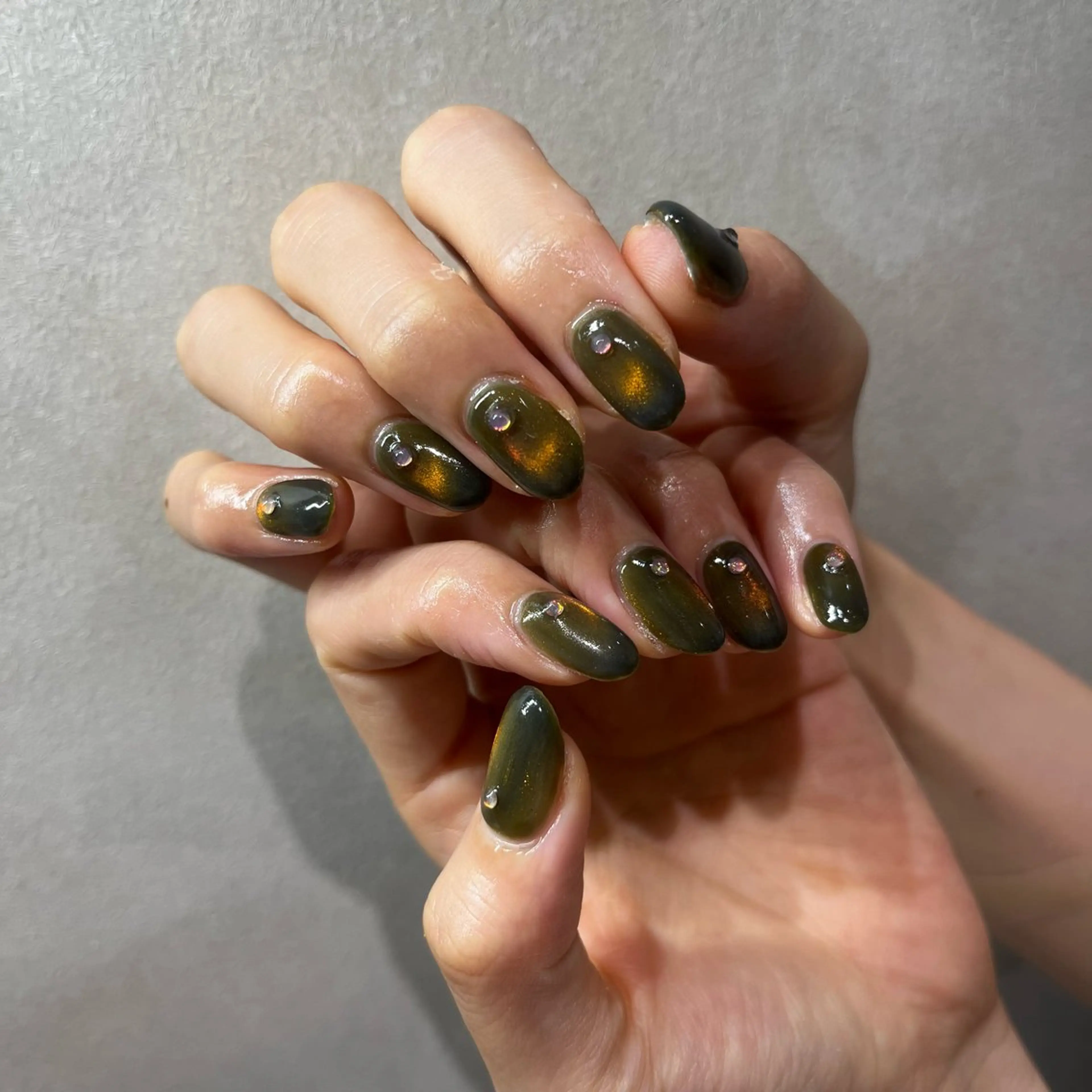 ネイル マグネットネイル 夏ネイル ハンドネイル nail&care salon soa所属・soa/美容液ケアで 自爪を育てるネイルのネイルデザイン