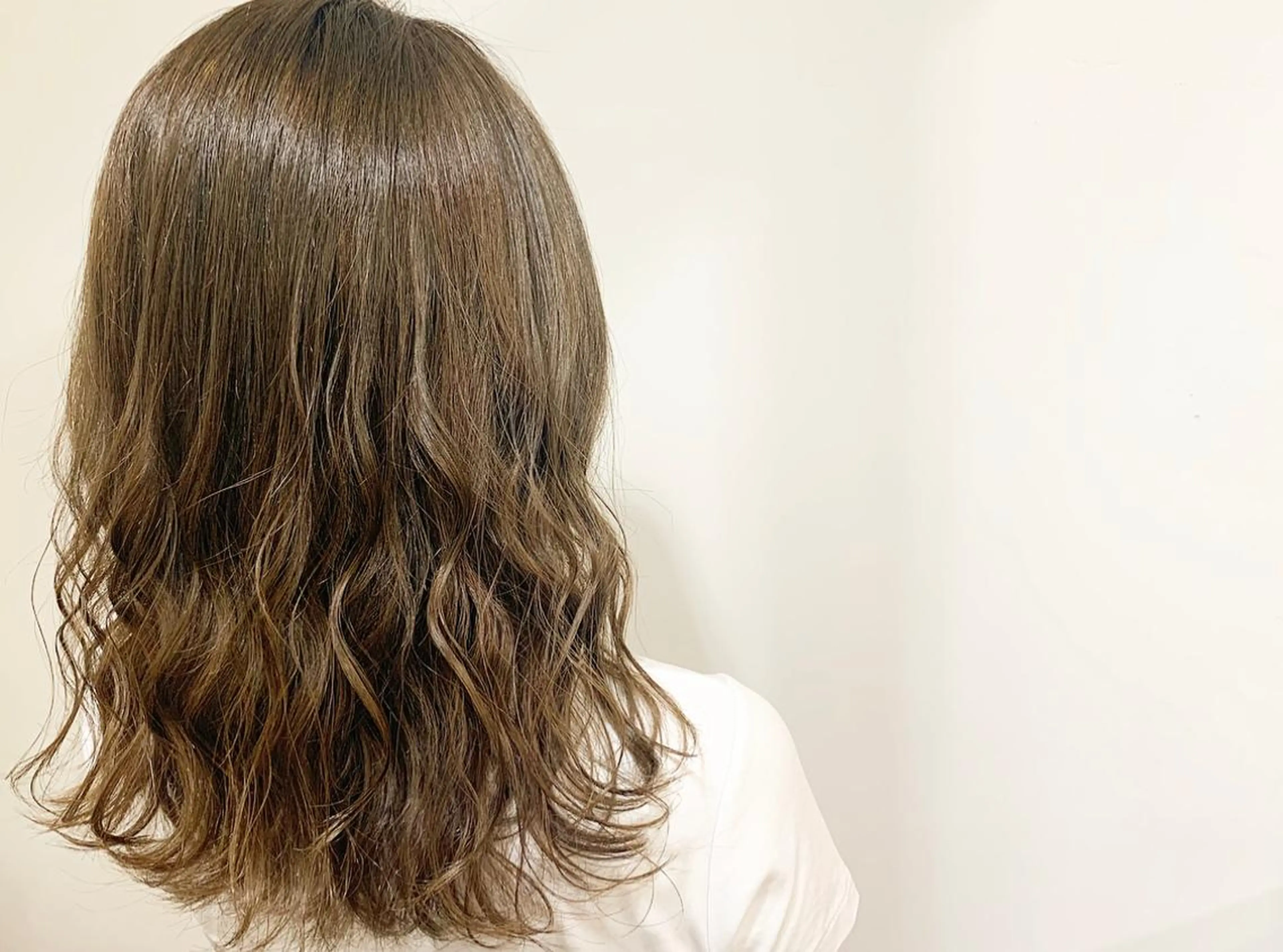 ロング カラー ヘアカラー トリートメント あべ ゆうかのヘアスタイル