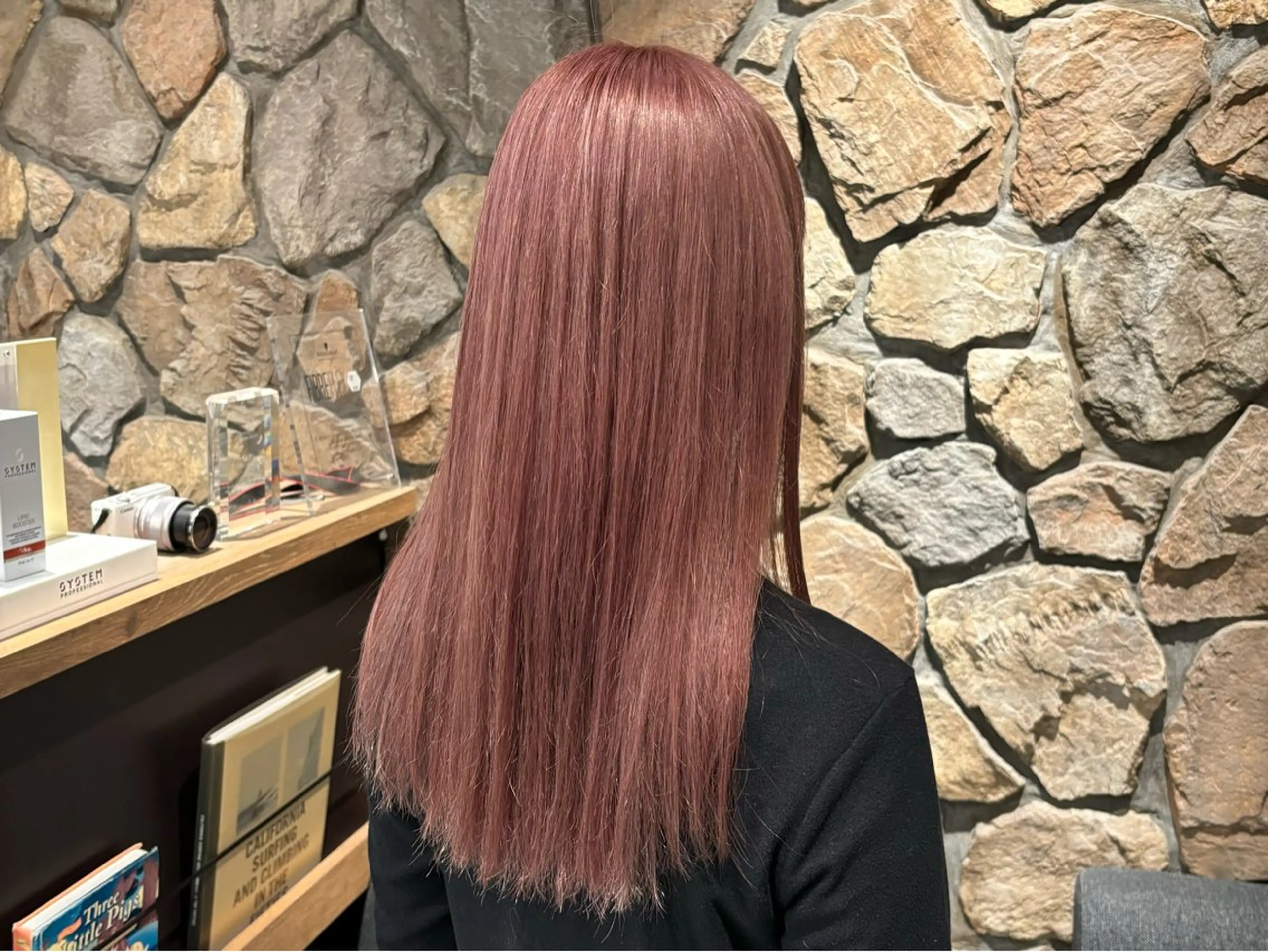 セミロング ヘアカラー 小玉 唯依のヘアスタイル