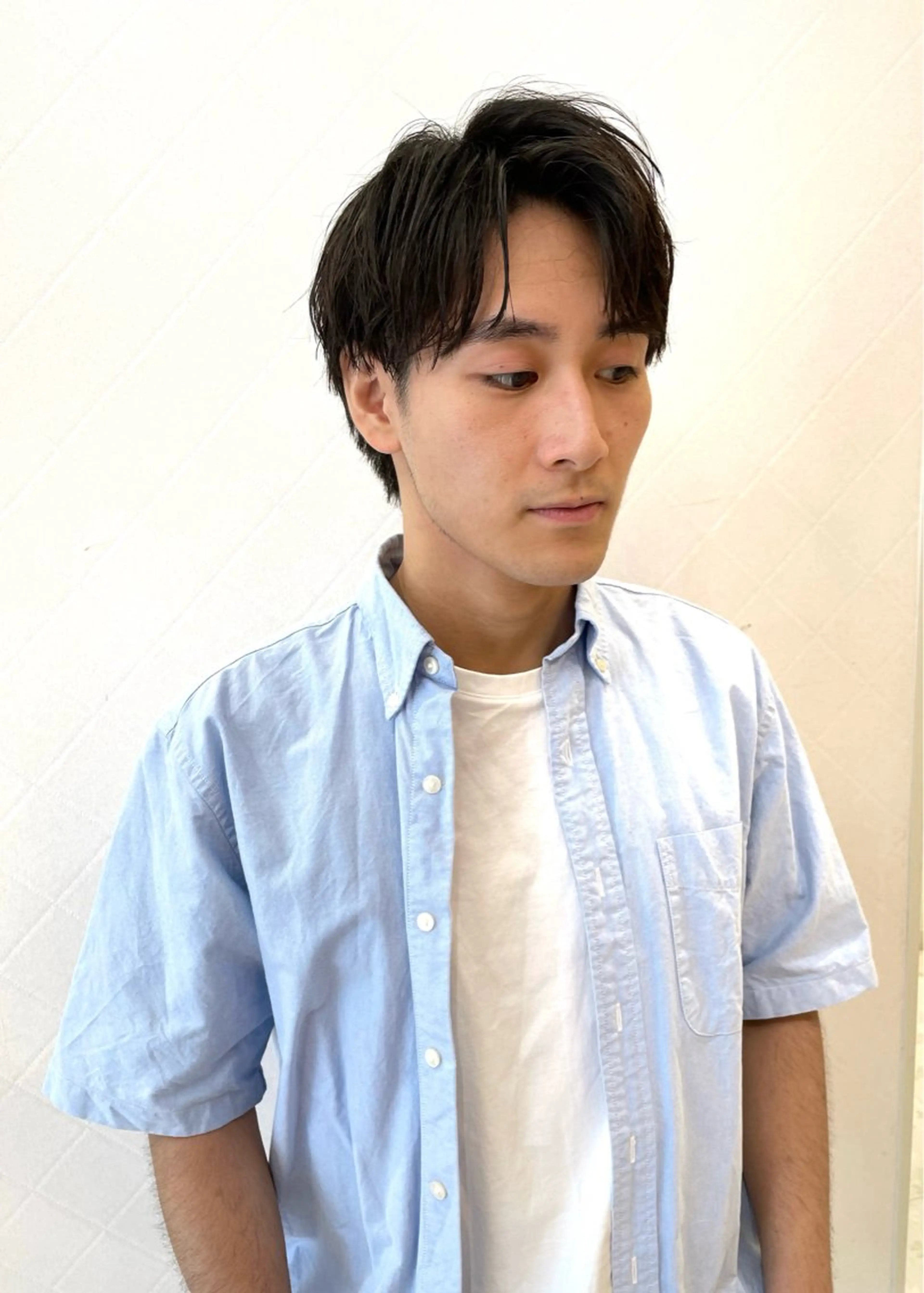 ショート メンズ アップバング センターパート メンズショート ショートヘア 縮毛矯正／暖色カラー ／カット／古津遼平のヘアスタイル