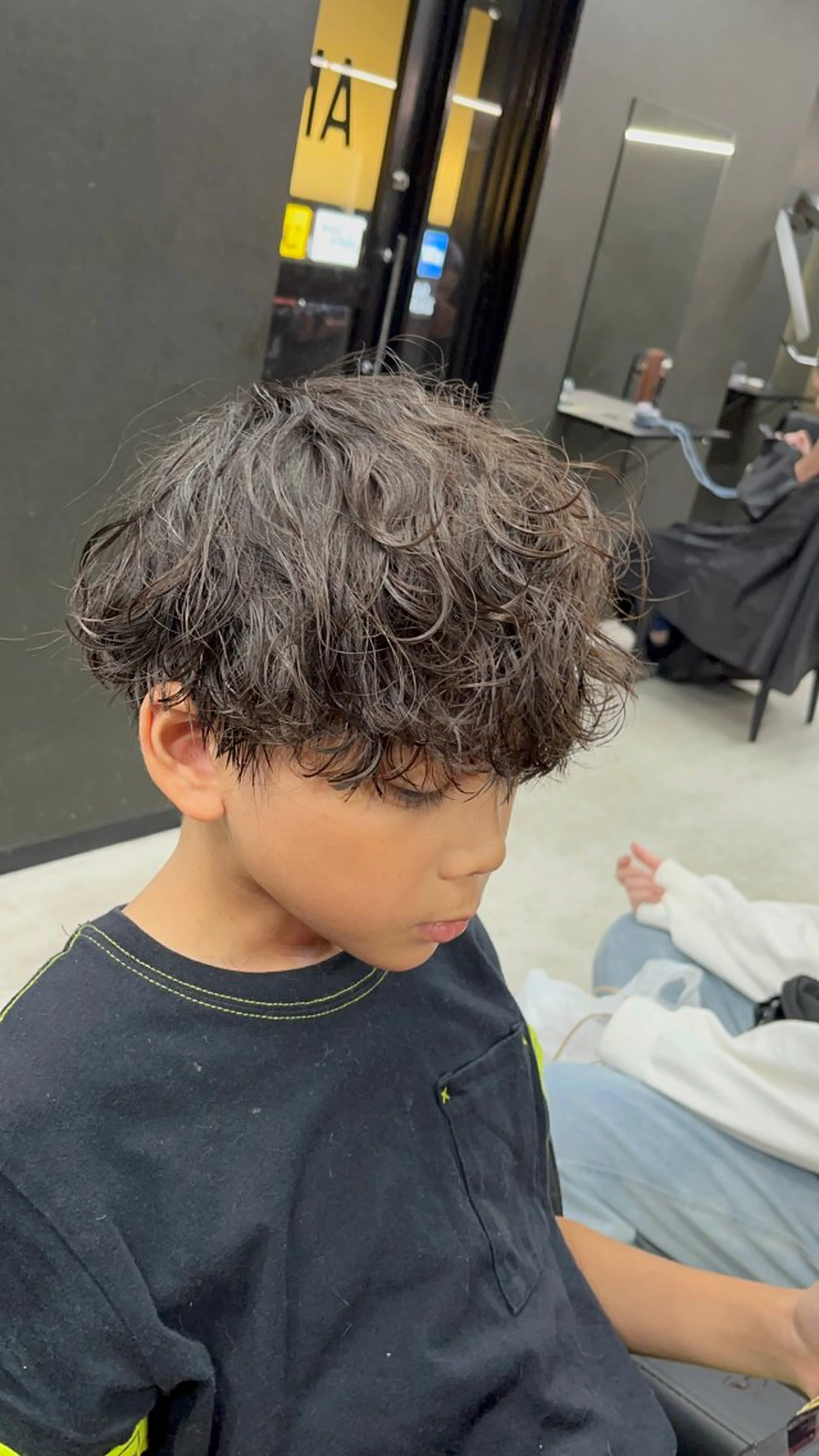 カット+波巻きパーマの写真