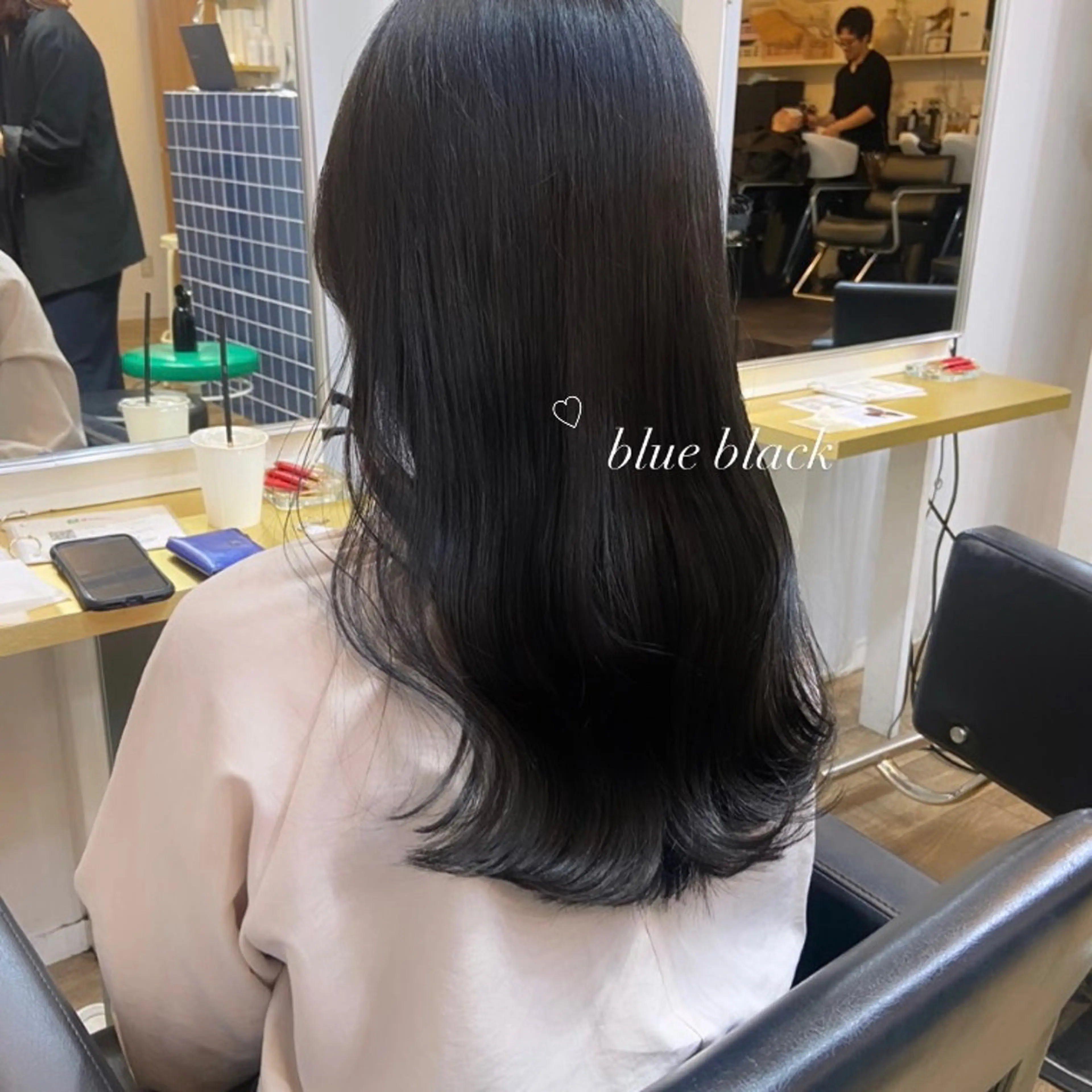 セミロング カラー ベージュカラー 黒髪 ブリーチ ブルーカラー ブルーブラック mai 🥀 パーマモデル募集🌀のヘアスタイル