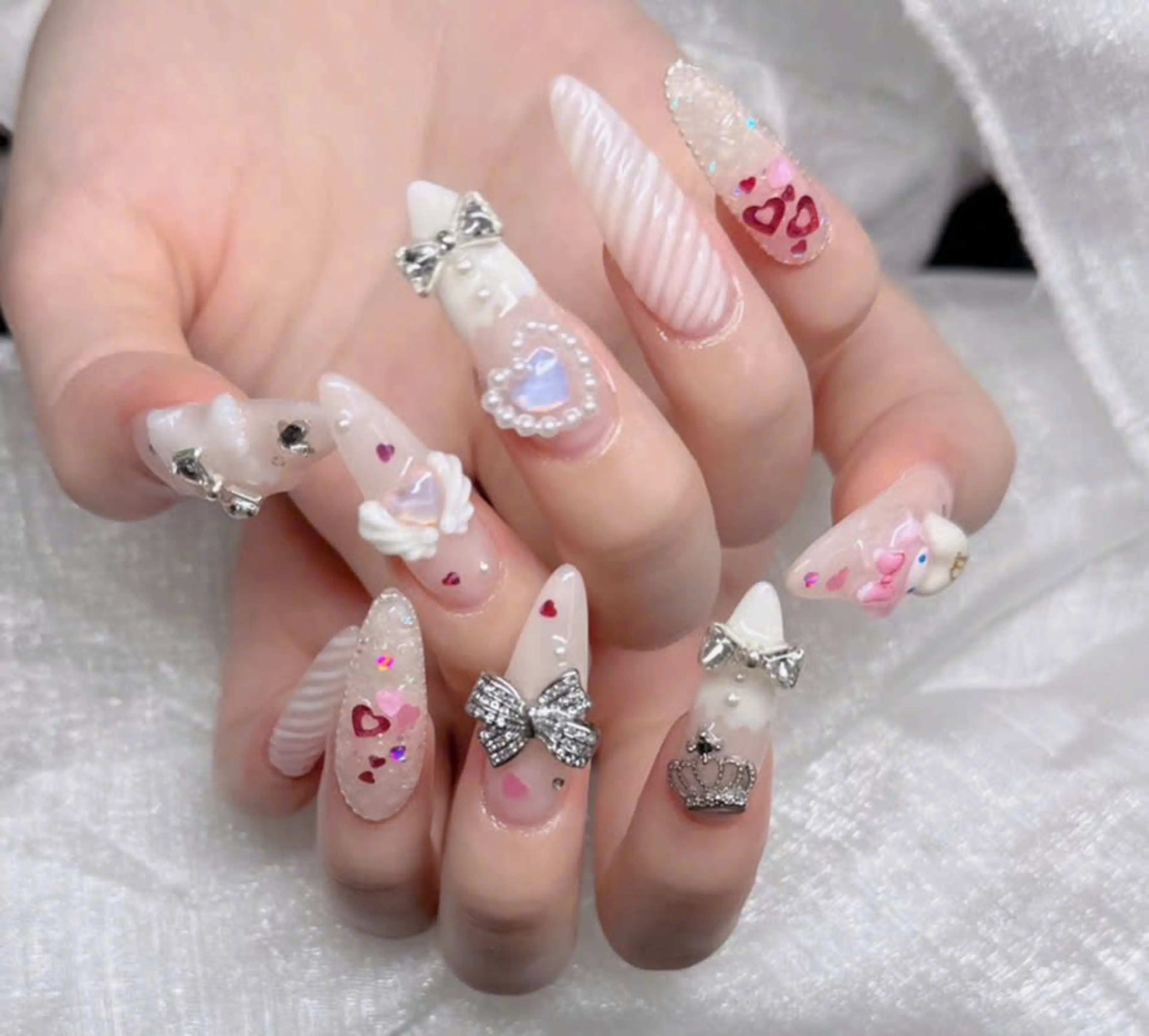 ネイル フレンチネイル ジェルネイル ガラスフレンチ ハロウィン ハート ハンドネイル H.baby Nail Salonのネイルデザイン