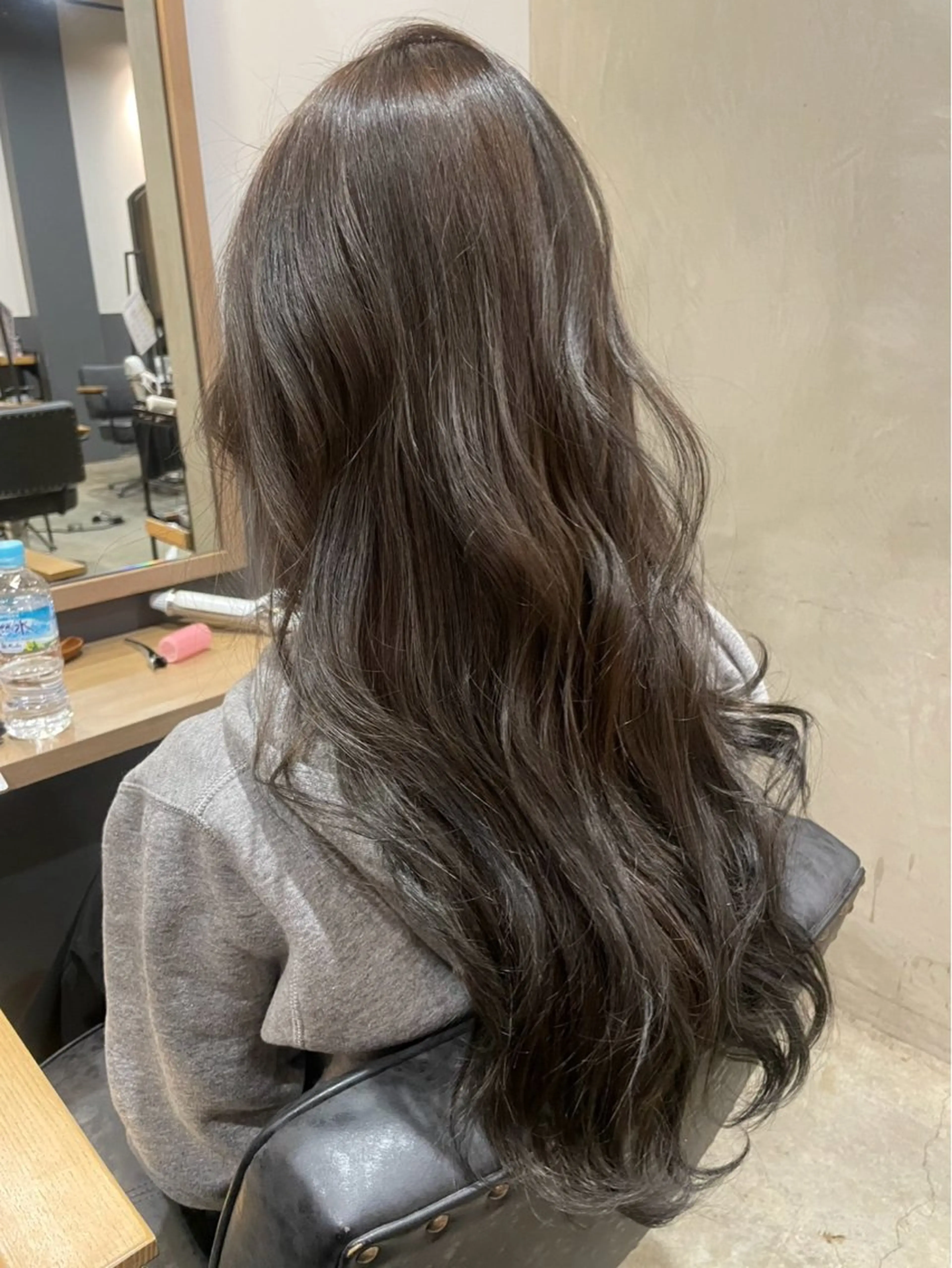 セミロング カット ヘアカラー 伊藤 菜奈子のヘアスタイル