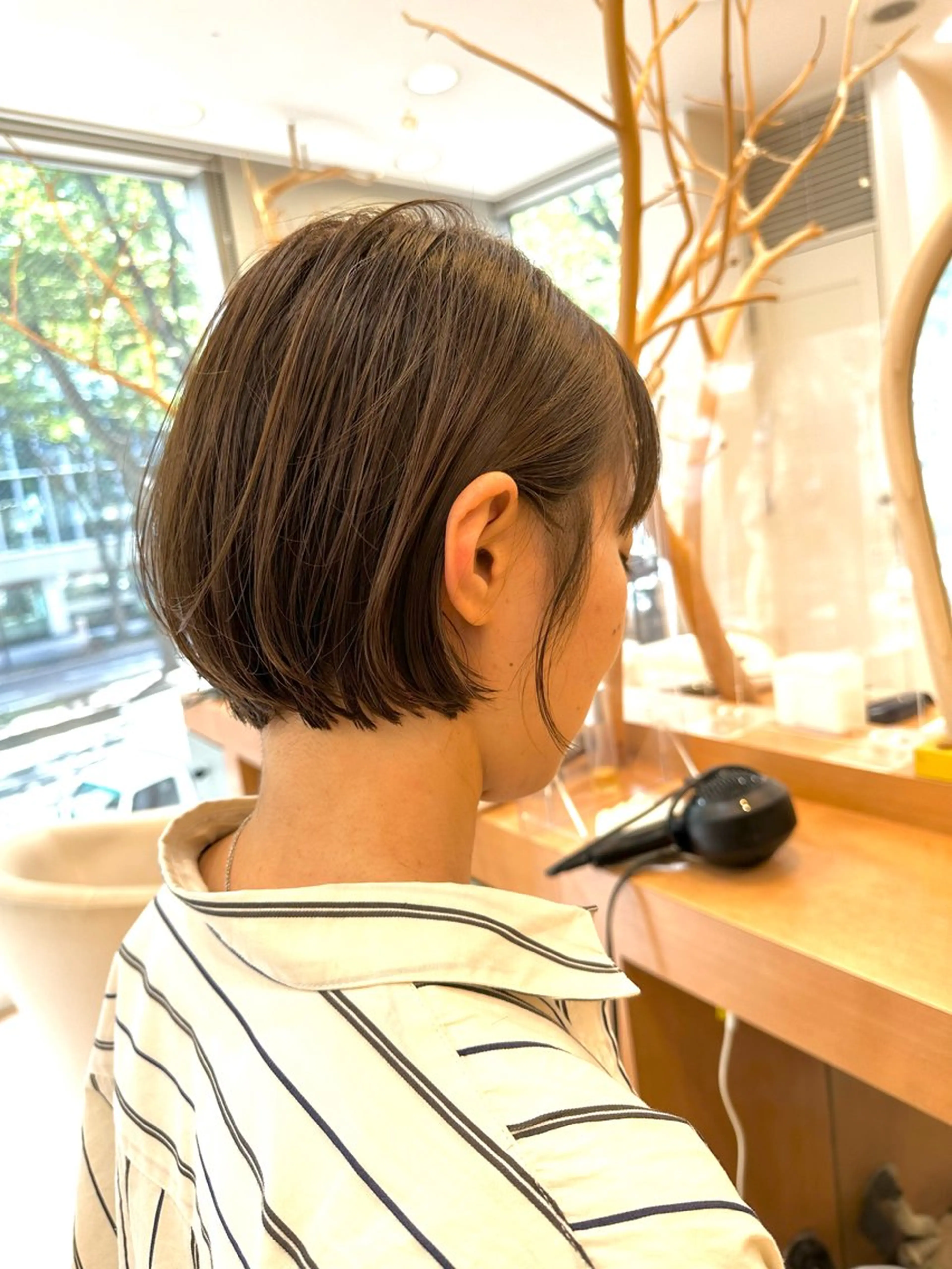 ショート カラー ベージュカラー オリーブベージュ ボブ ショートヘア カット ヘアカラー トリートメント Gardenhair 小笠原篤矢ショートのヘアスタイル