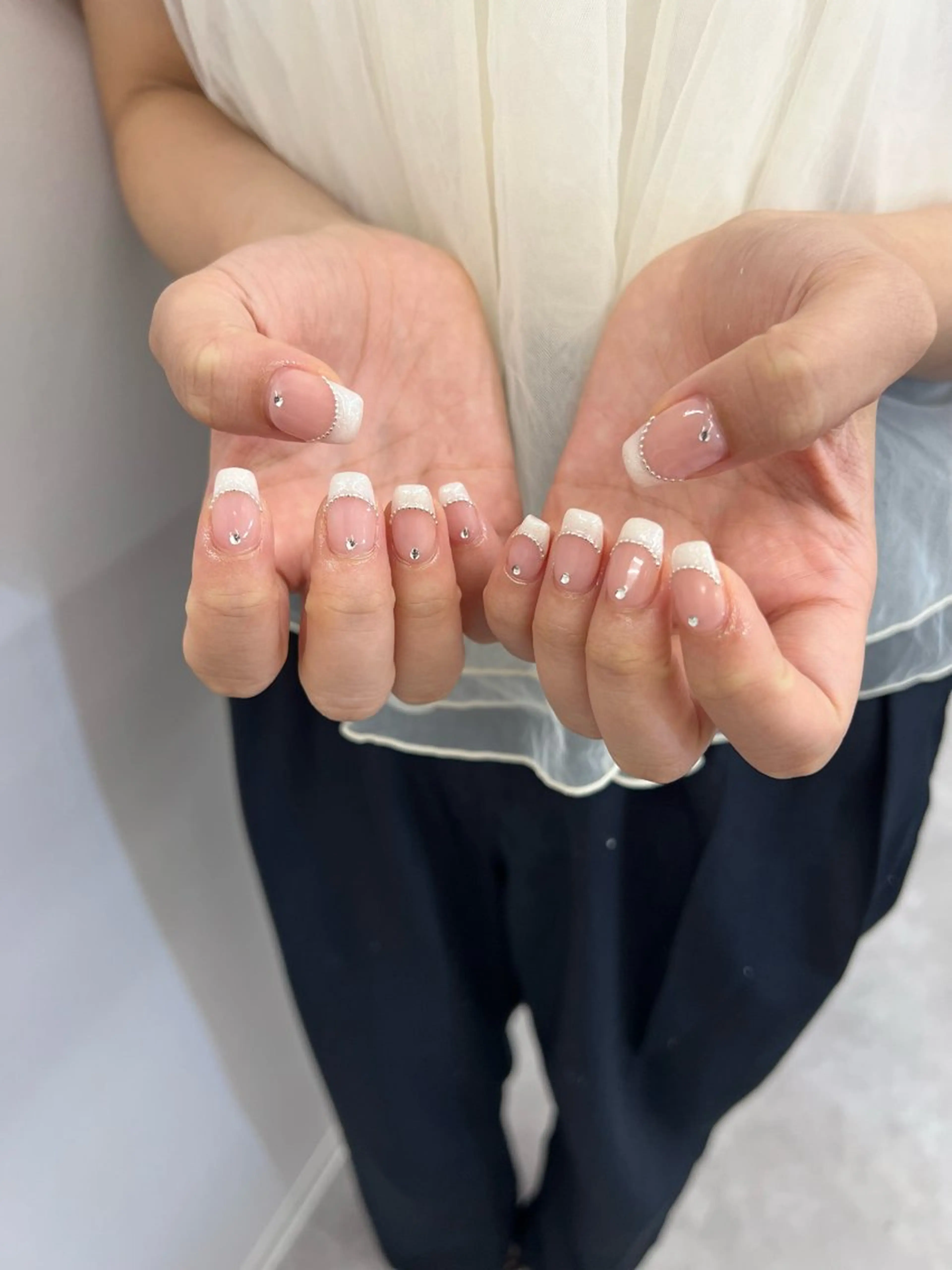 ネイル オーロラネイル フレンチネイル ジェルネイル 韓国ネイル マグネットネイル ハンドネイル ハンドケア Bana_ Nailのネイルデザイン