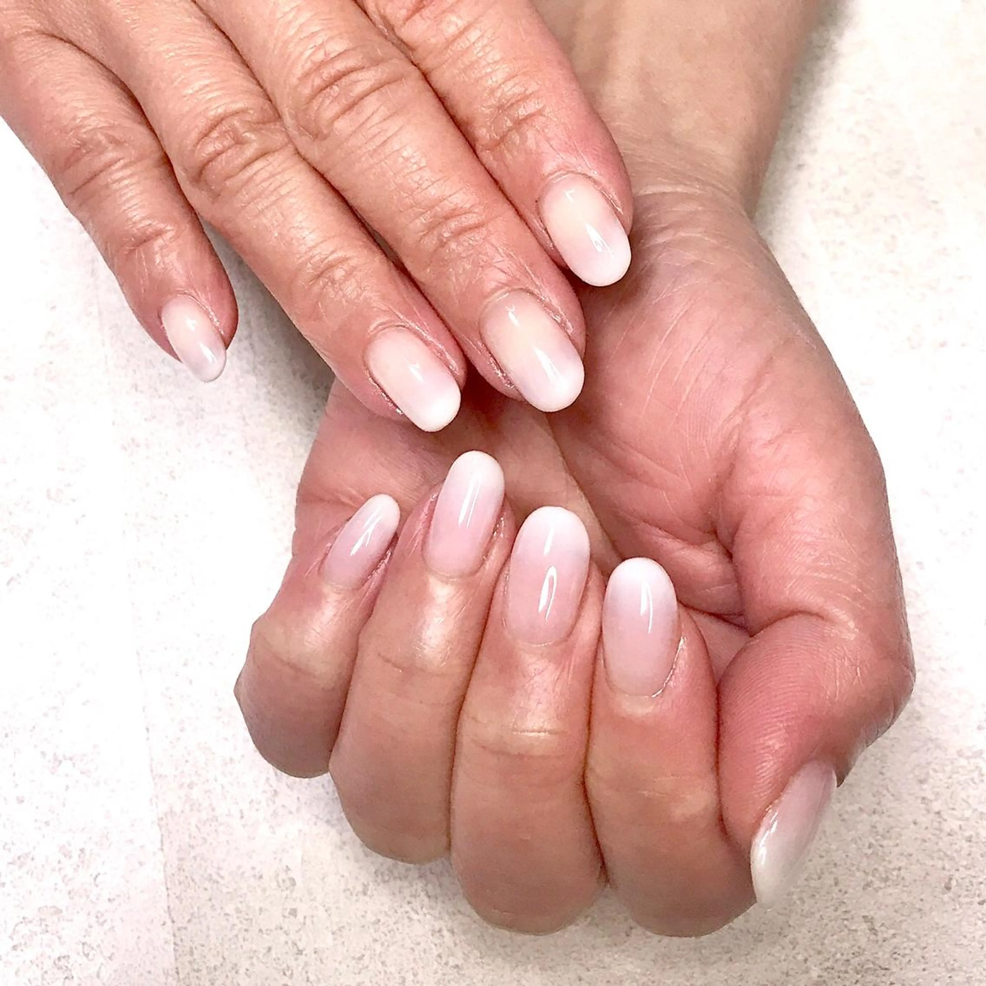 ネイル グラデーション シンプルネイル ホワイト ステラ marikominoのネイルデザイン