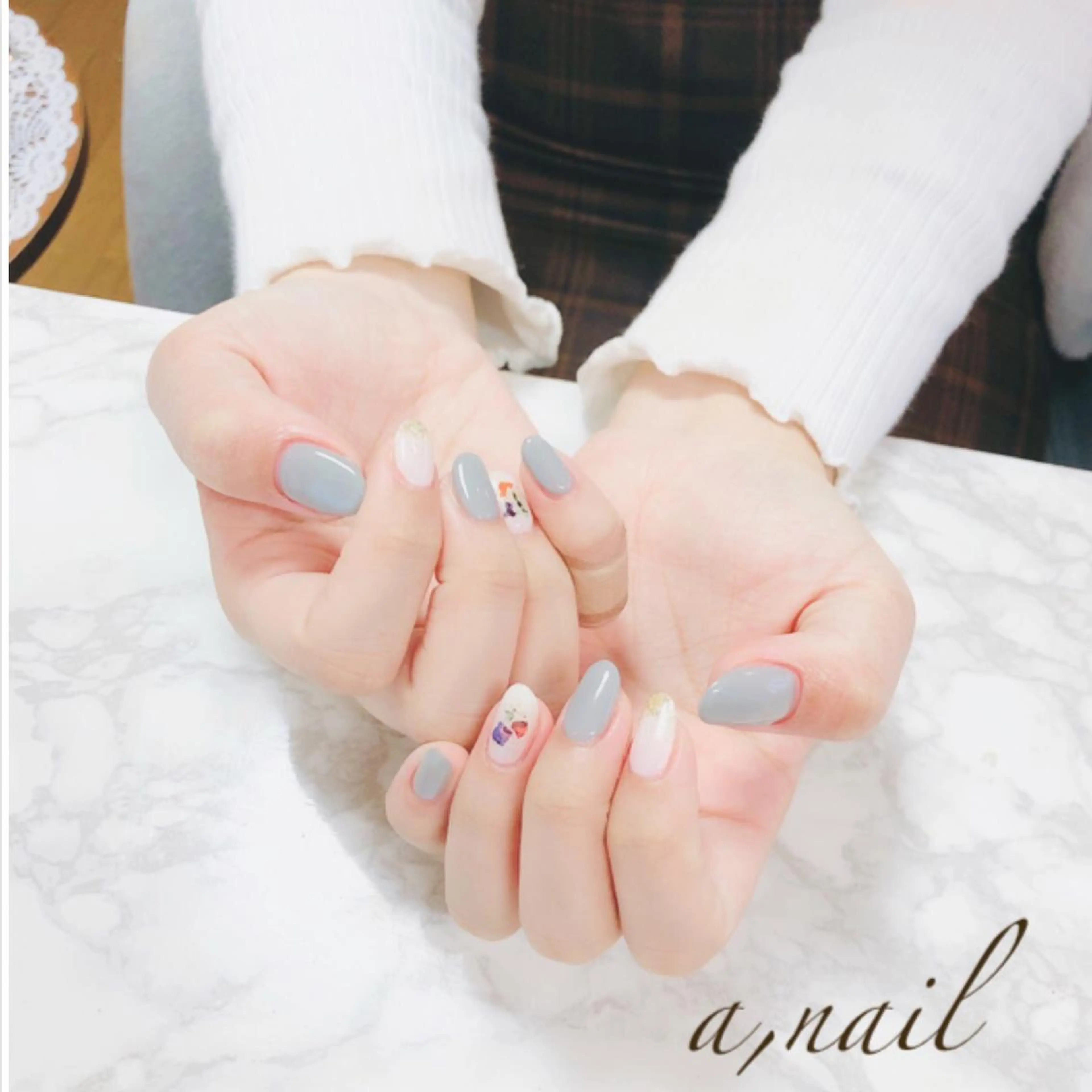 ネイル フットネイル ジェルネイル グラデーション ラメ(グリッター) ラメグラデーション ハンドネイル ネイルサロン エーネイルのネイルデザイン