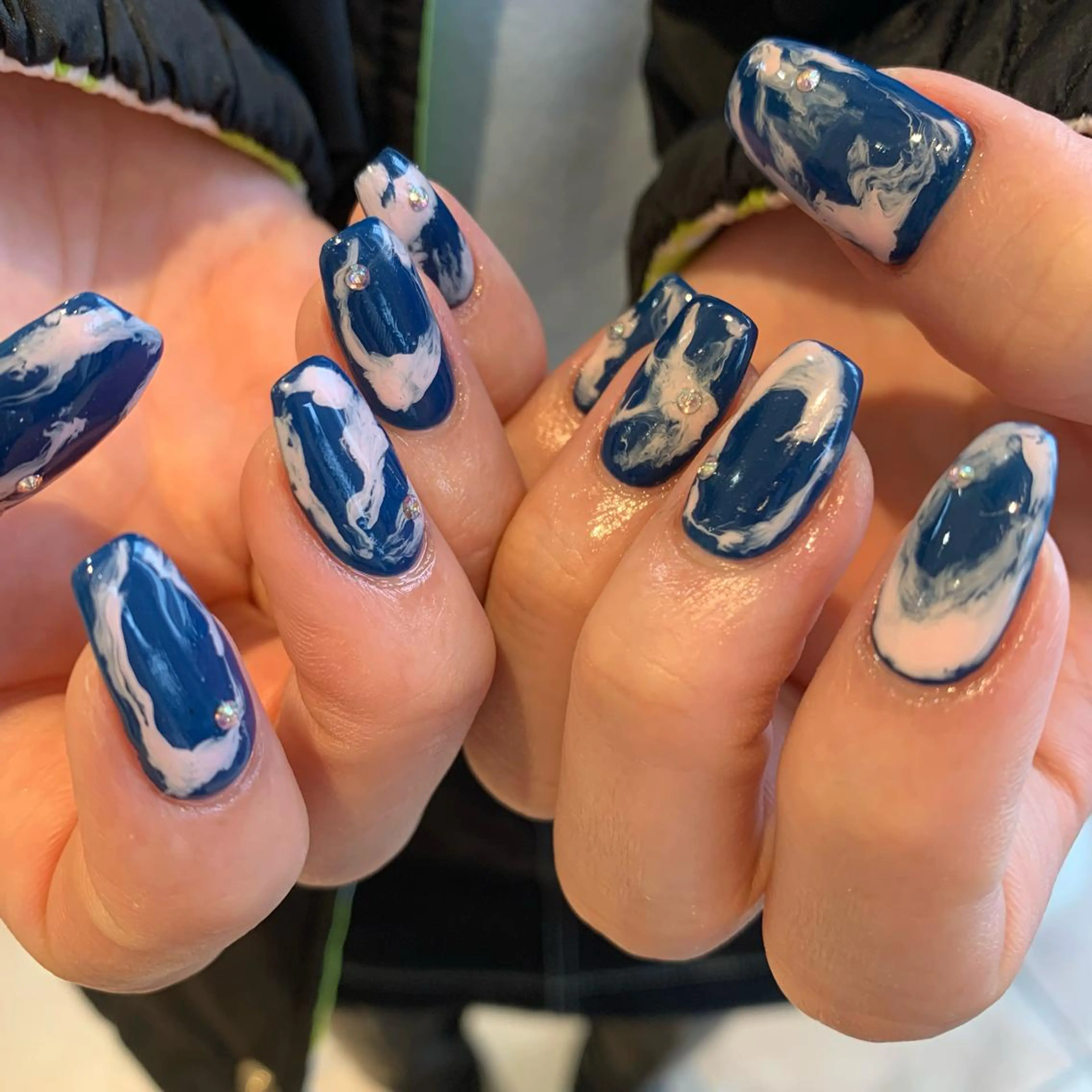 ネイル ブルー ピンク ハンドネイル 佐藤 穂乃香のネイルデザイン