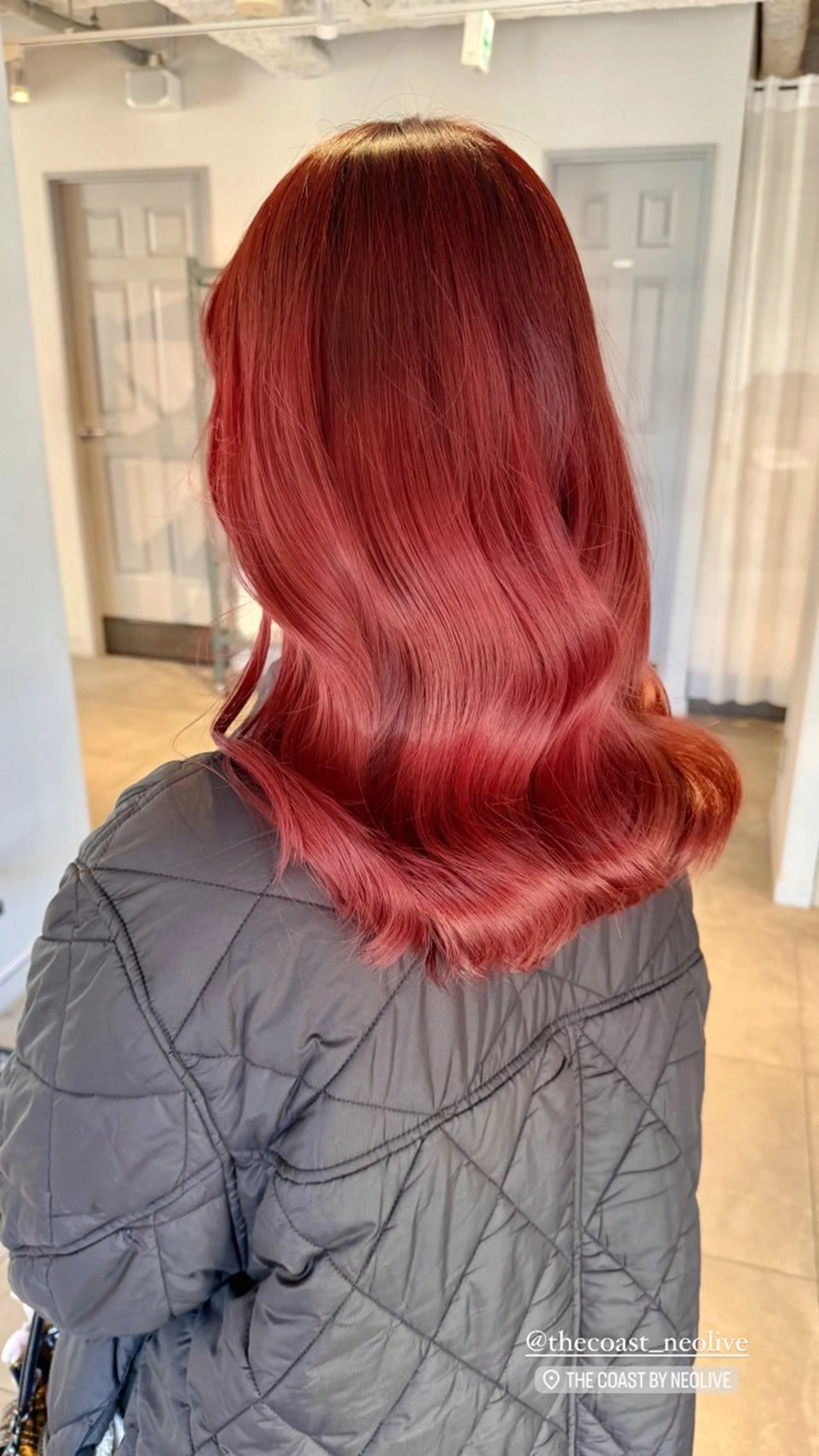 ミディアム カラー レッドカラー カット ヘアカラー トリートメント レイヤー/髪質改善カ ラ-🤍津田奈々美‎のヘアスタイル
