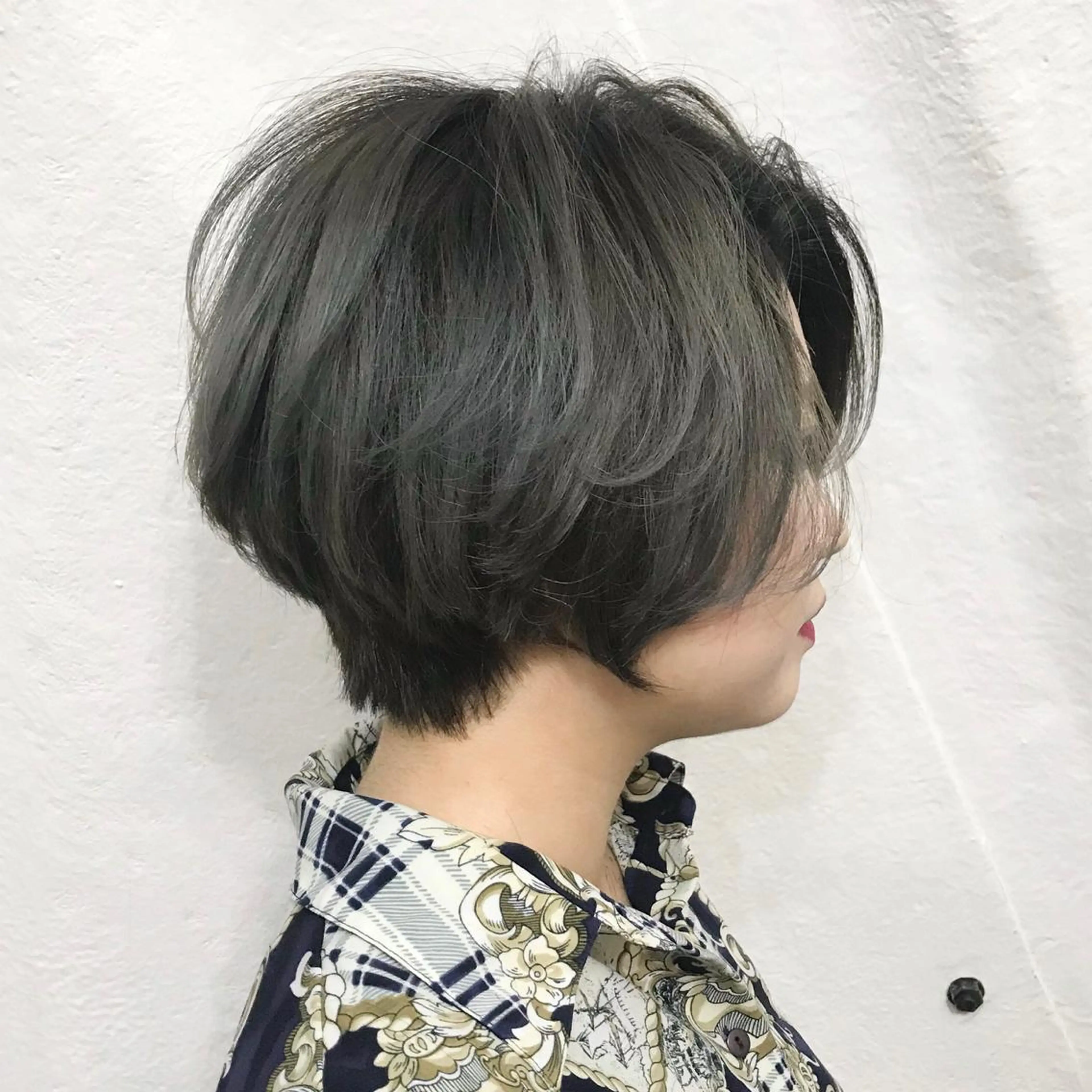 ショート カラー アッシュ ブリーチ ショートヘア サロウィン所属・K-POP好き美容師 🇰🇷Kai.Yのヘアスタイル
