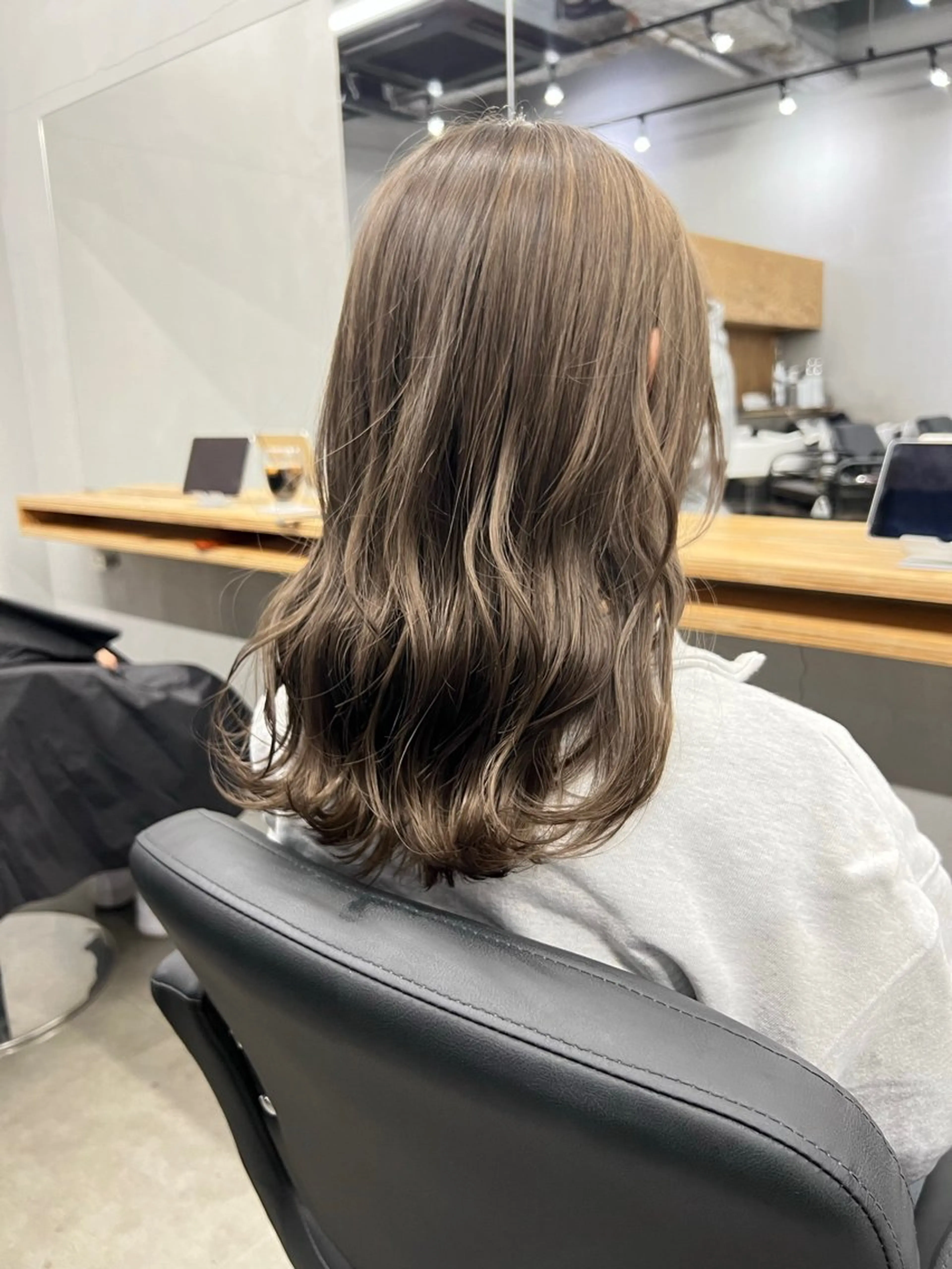 ミディアム カット ヘアカラー トリートメント 亀田 泰生のヘアスタイル