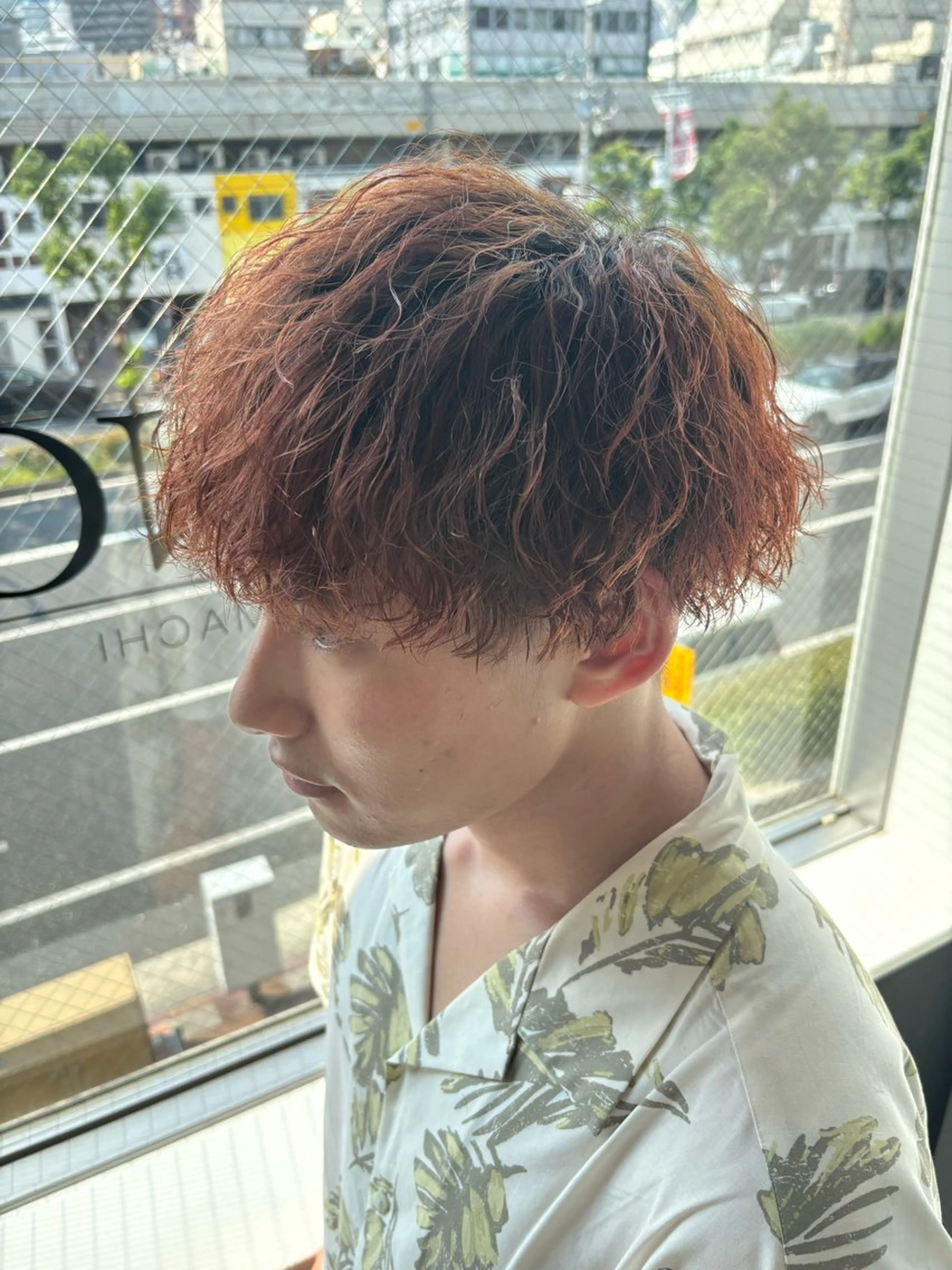 ミディアム パーマ メンズ ミディアムパーマ マッシュ メンズパーマ ツイストスパイラルパーマ スパイラルパーマ カット パーマ 穐田 航のヘアスタイル