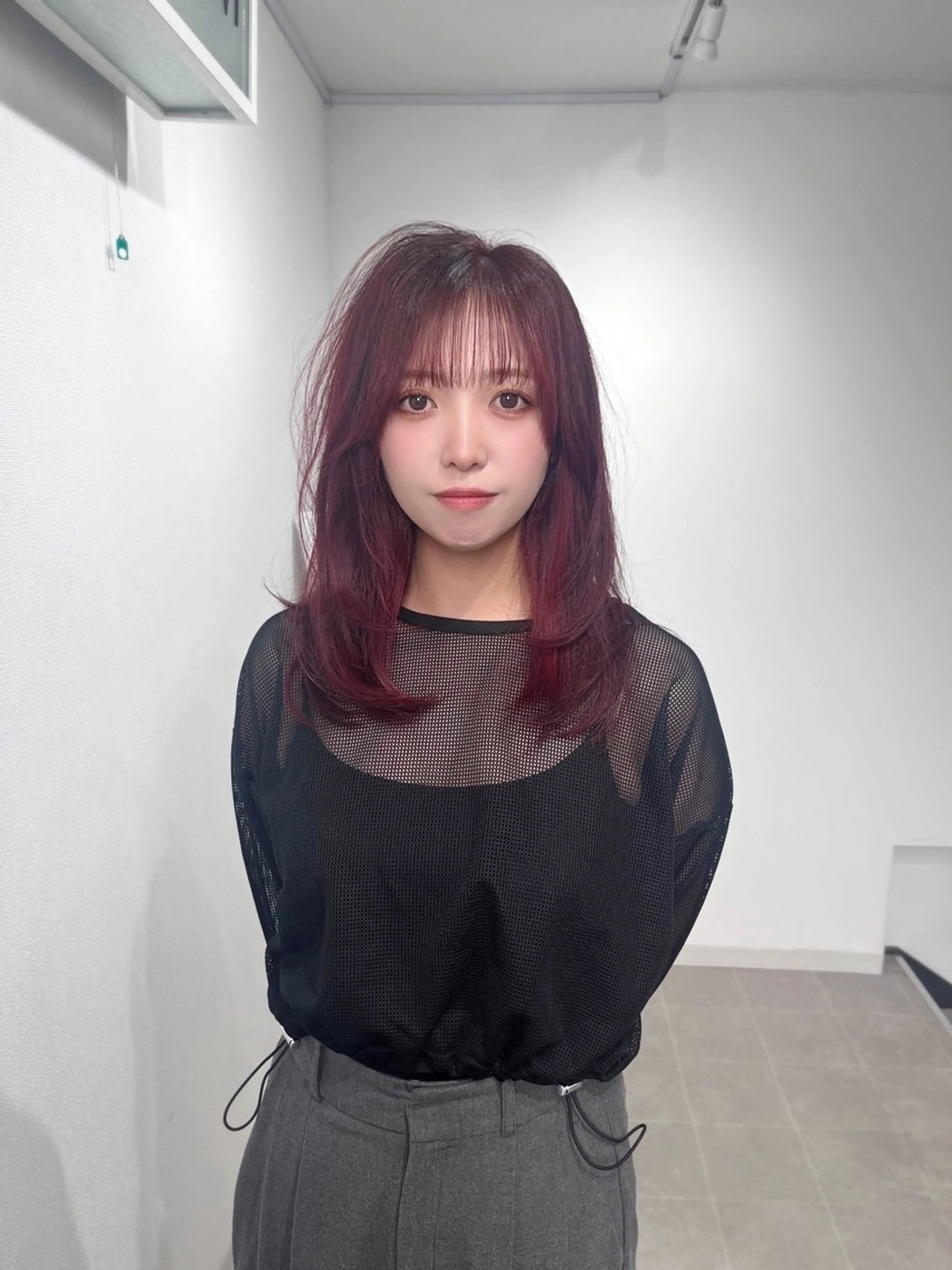 セミロング カラー ブリーチ ブリーチなしカラー レッドカラー レイヤーカット カット ヘアカラー トリートメント 韓国ヘア🇰🇷 RYOTAのヘアスタイル