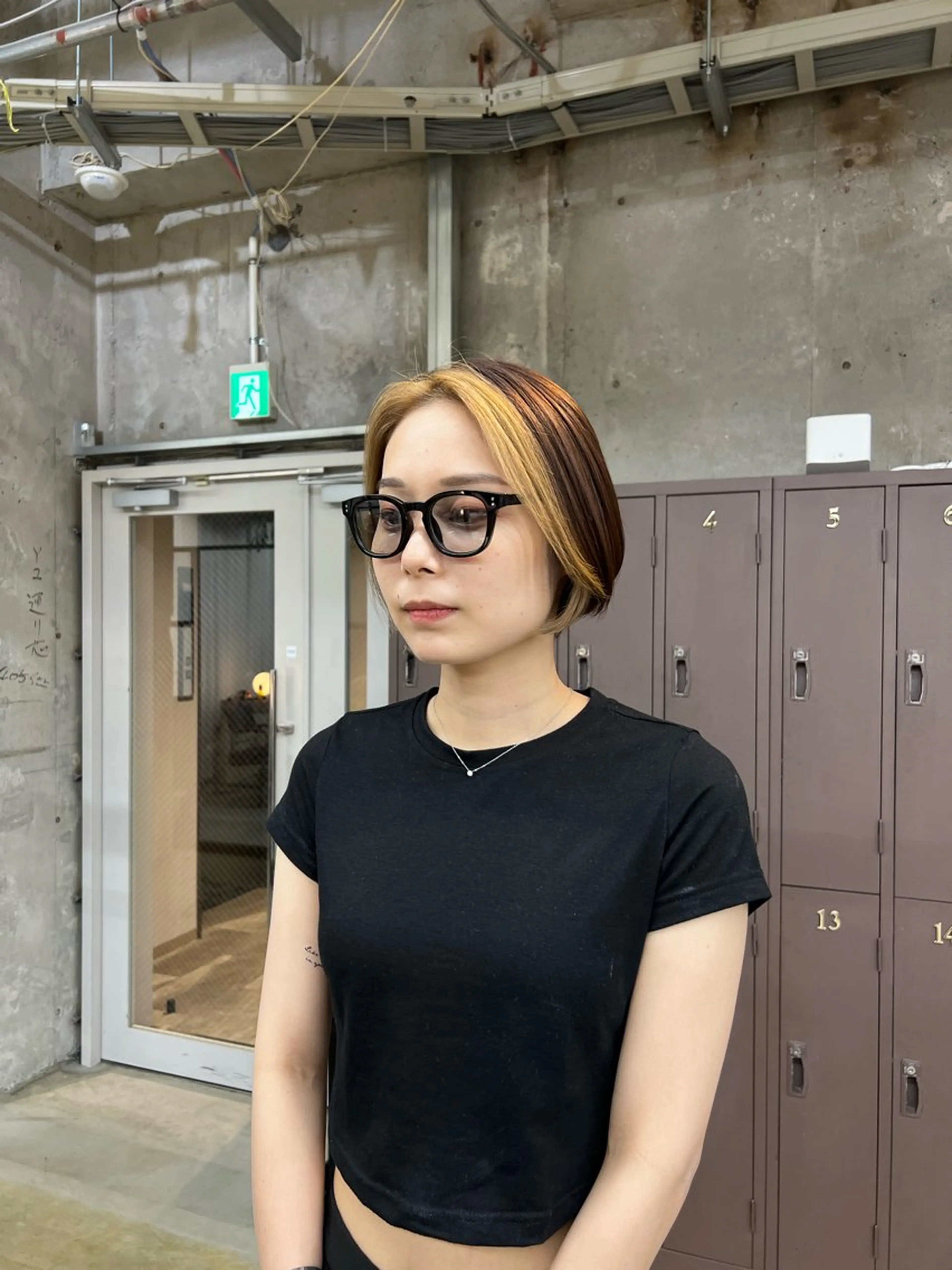 ショート カラー ミストバング  フェイスフレーミング era所属・azumi/ボブ/暖 色/オリーブ/縮毛のヘアスタイル