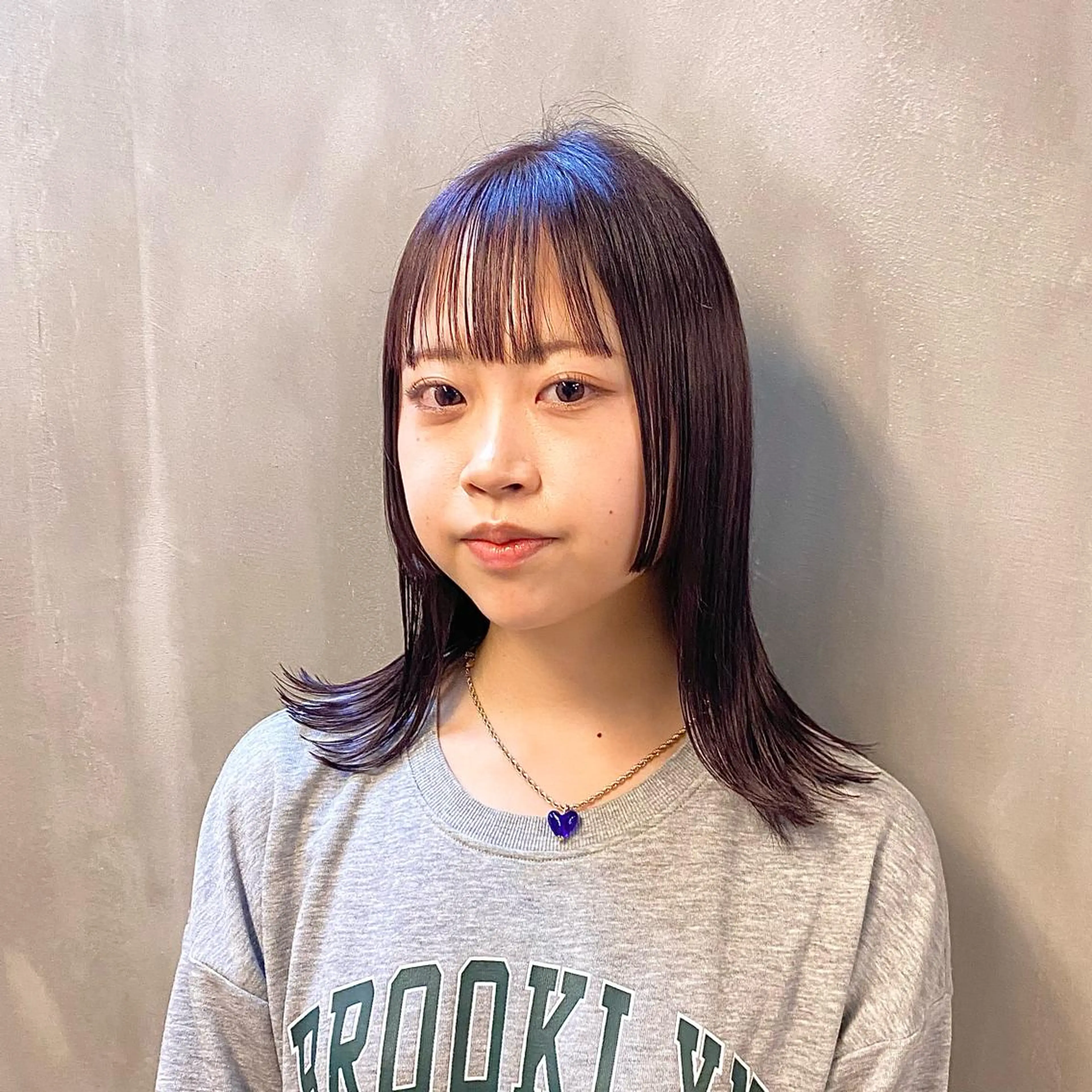 ミディアム カラー パーマ ヘアアレンジ パープルカラー 顔周りカット カット ヘアカラー トリートメント ハル🌸柔色/ ブリーチなし/艶髪のヘアスタイル