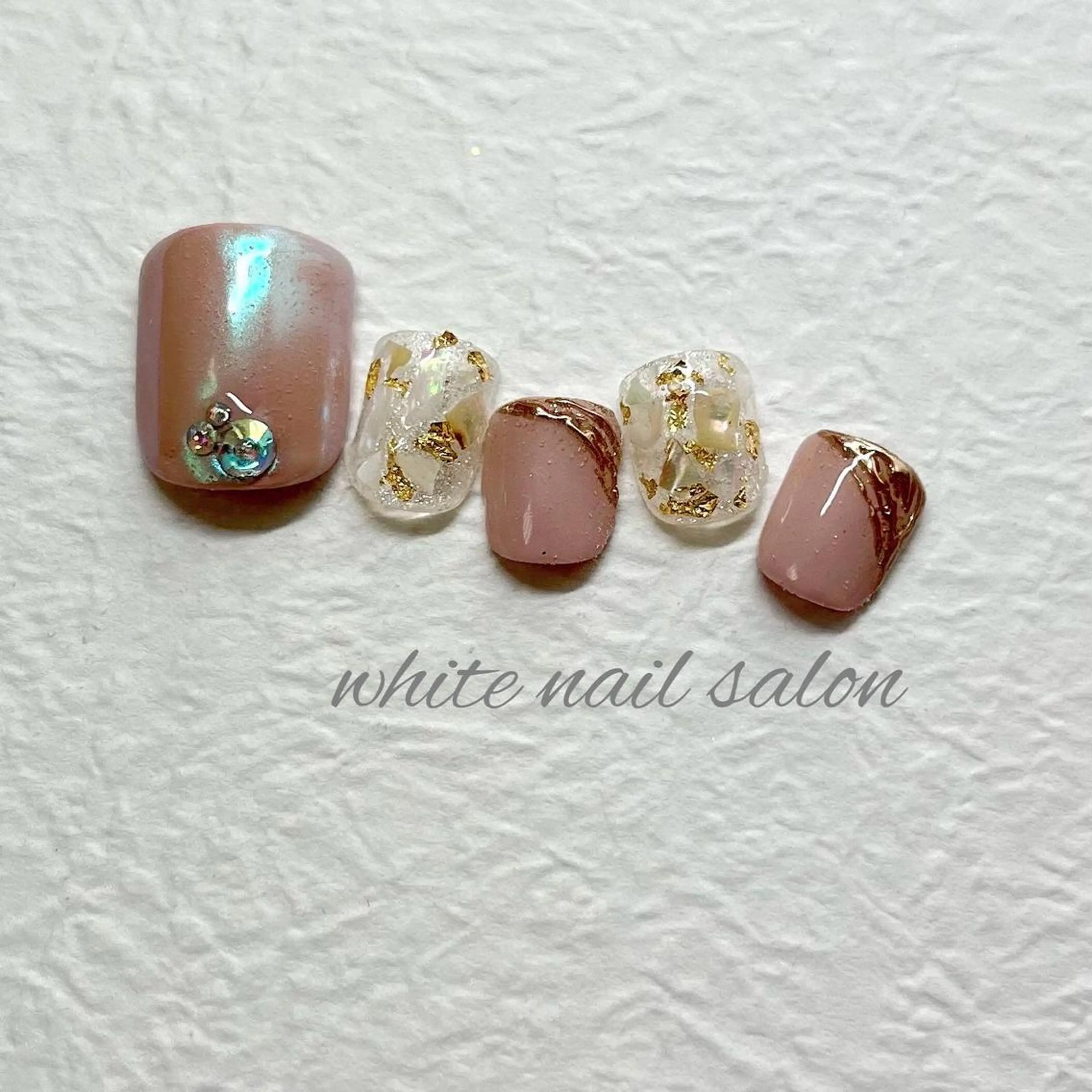 ネイル フットネイル ジェルネイル ハードジェル ラメ(グリッター) 持ち込み フットネイル white nail salonのネイルデザイン