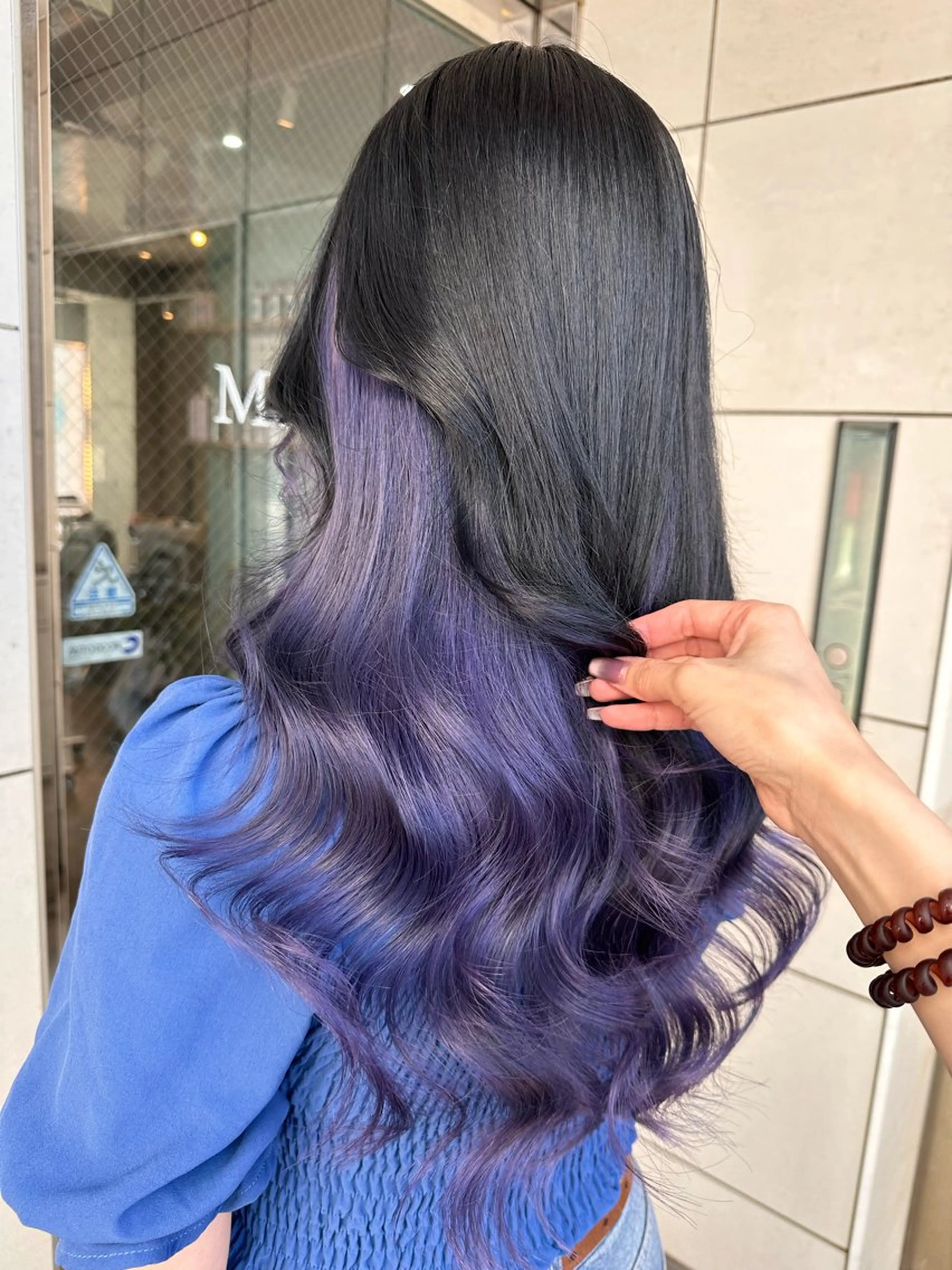 ロング カラー 黒髪 インナーカラー パープルカラー ヘアカラー トリートメント 🧸プルエクステ❤︎ ネイルKAO🧸のヘアスタイル