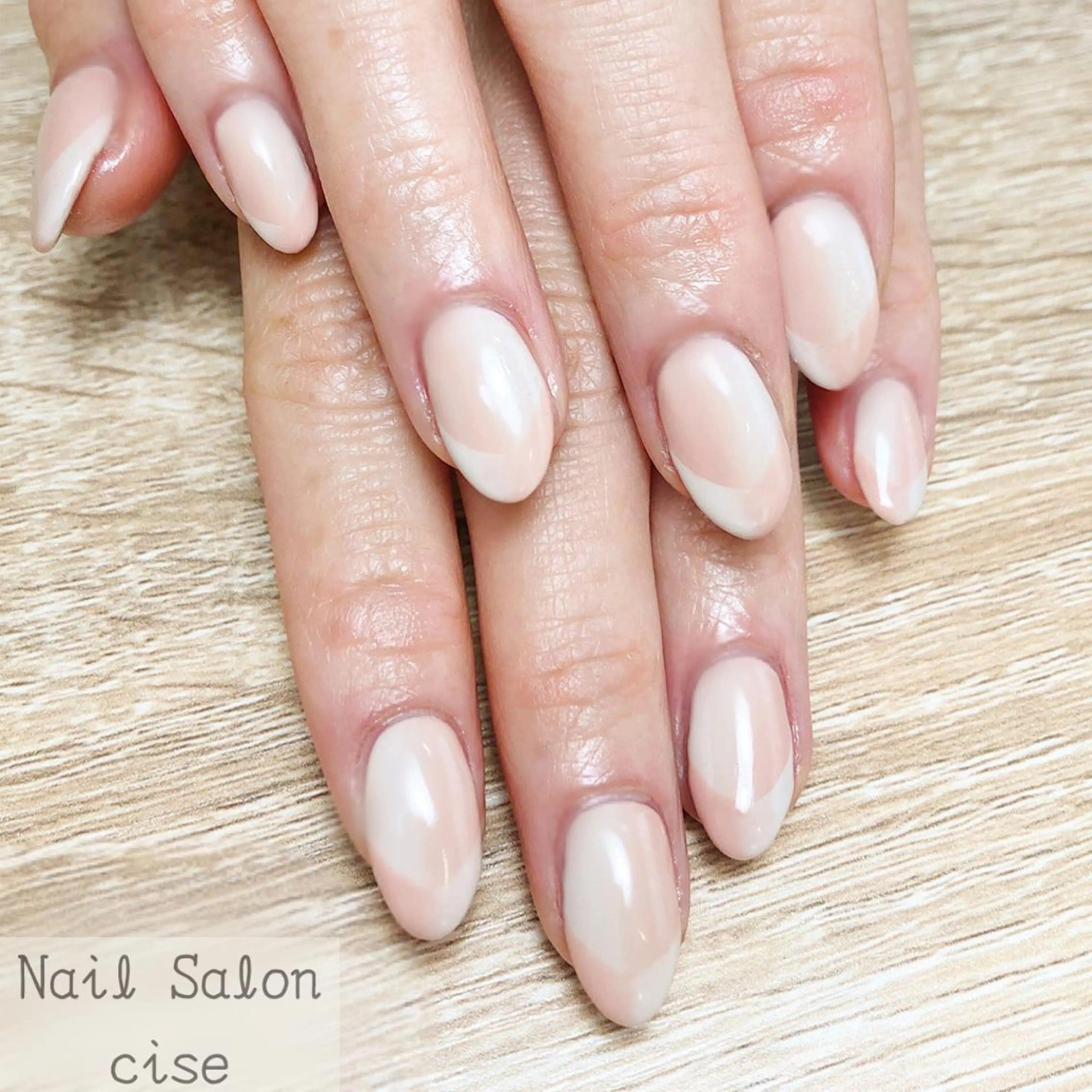 ネイル フレンチネイル オンブレフレンチ ハンドネイル Nail Salon cise所属・Nail Salon ciseのネイルデザイン