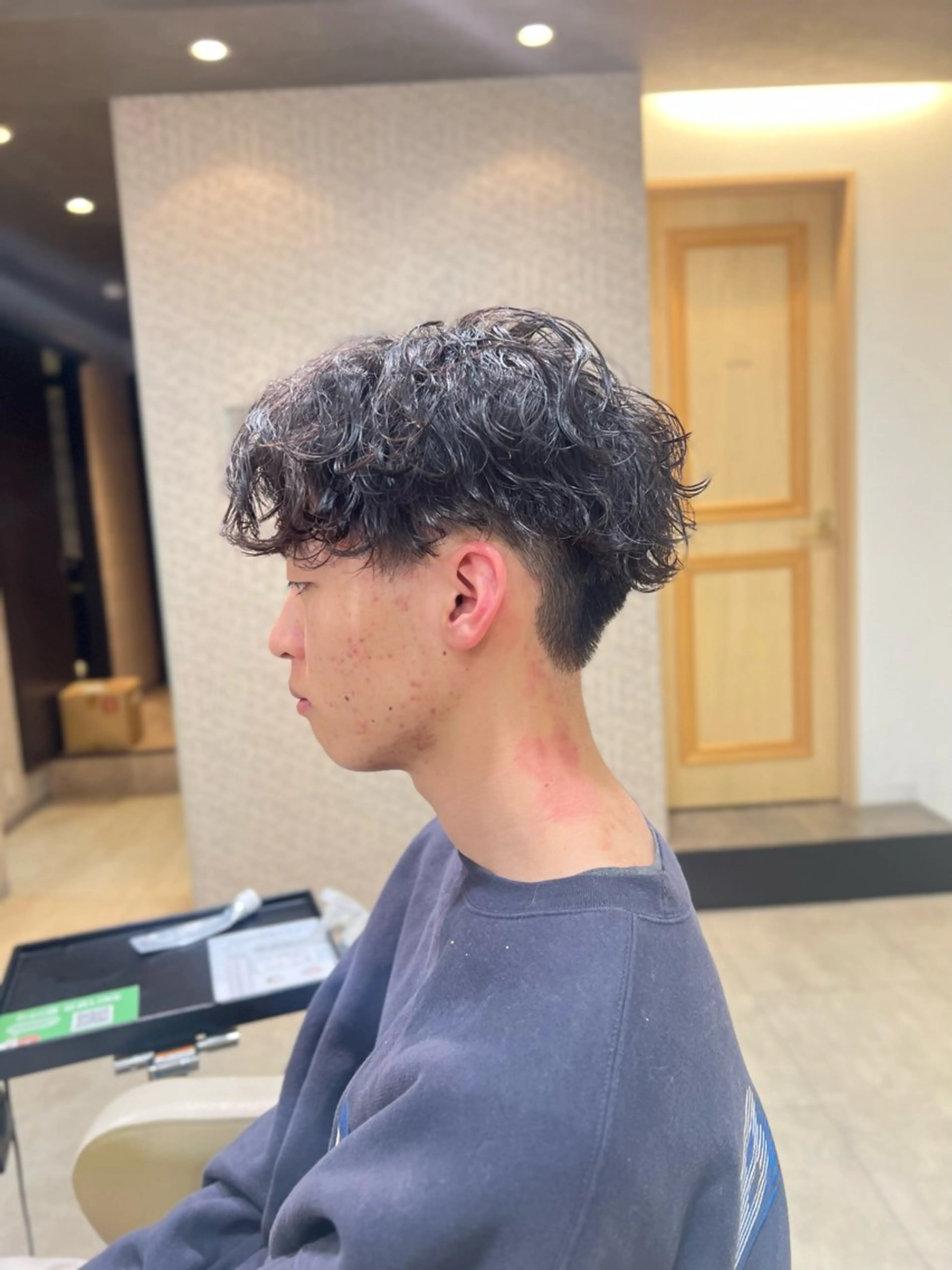 パーマ メンズ カット パーマ 心斎橋バレイヤージュ 小林勝貴のヘアスタイル