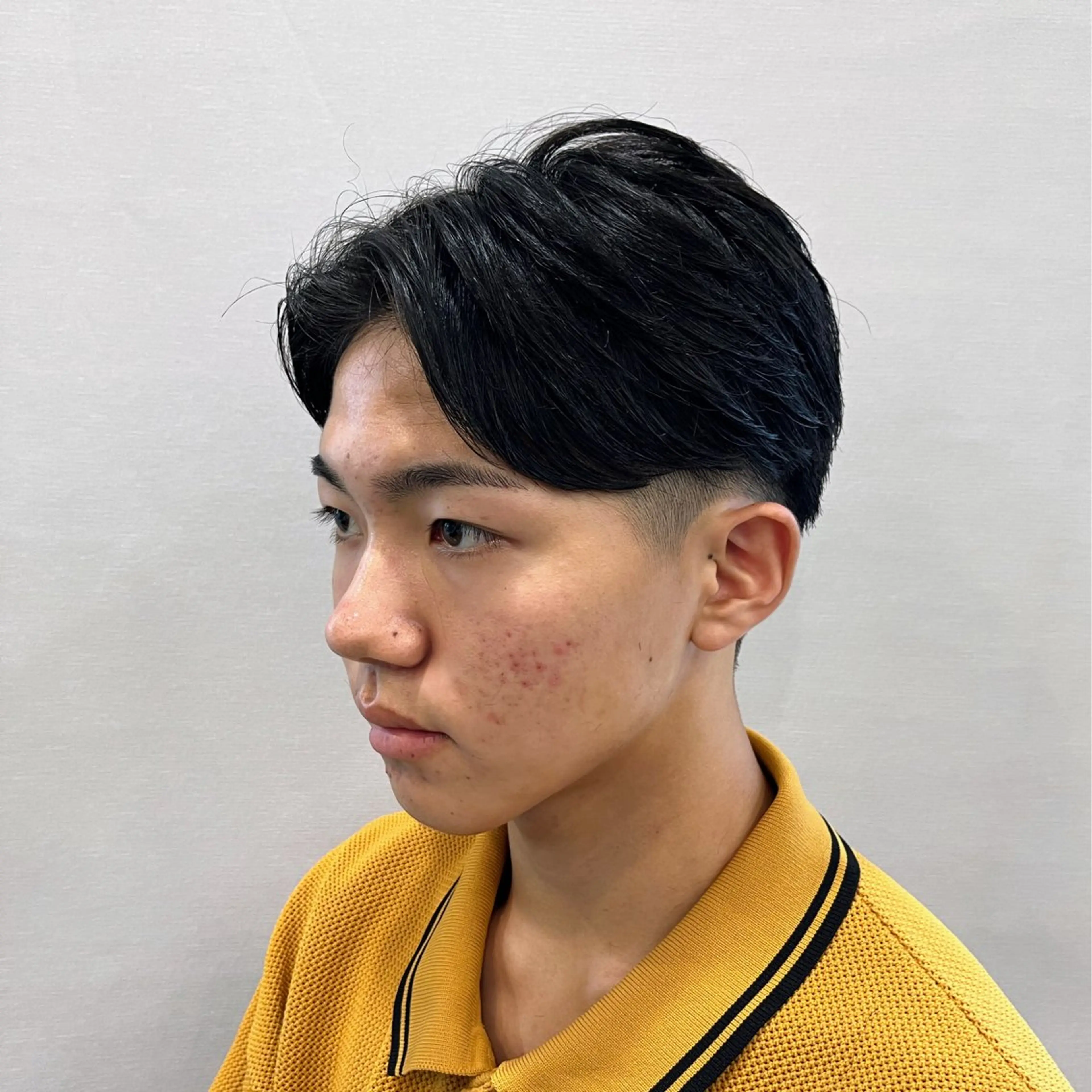 メンズ センターパート 刈り上げ Chic 押上🗼 山口 卓朗のヘアスタイル