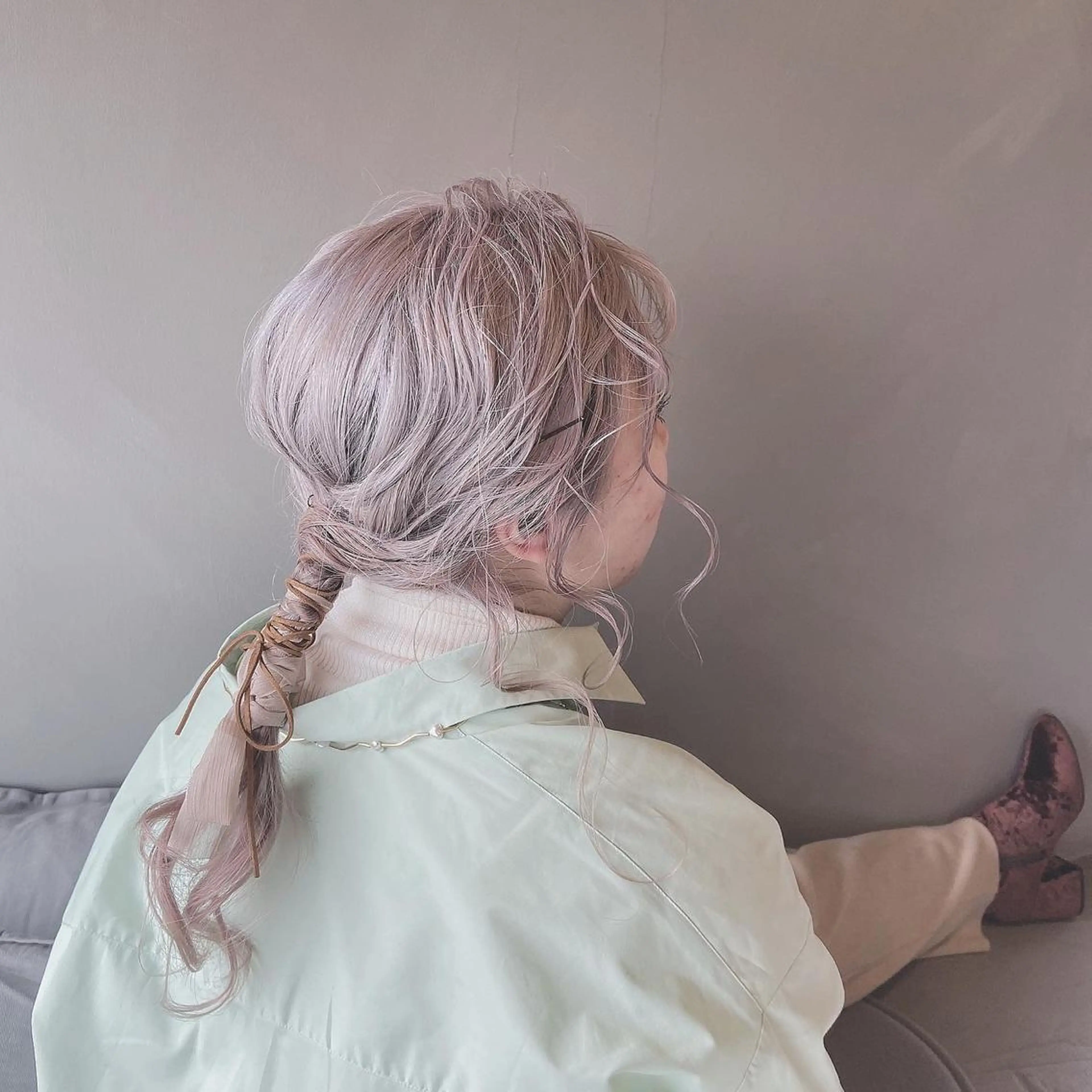セミロング カラー ヘアアレンジ ヘアセット Mirai 🧸のヘアスタイル