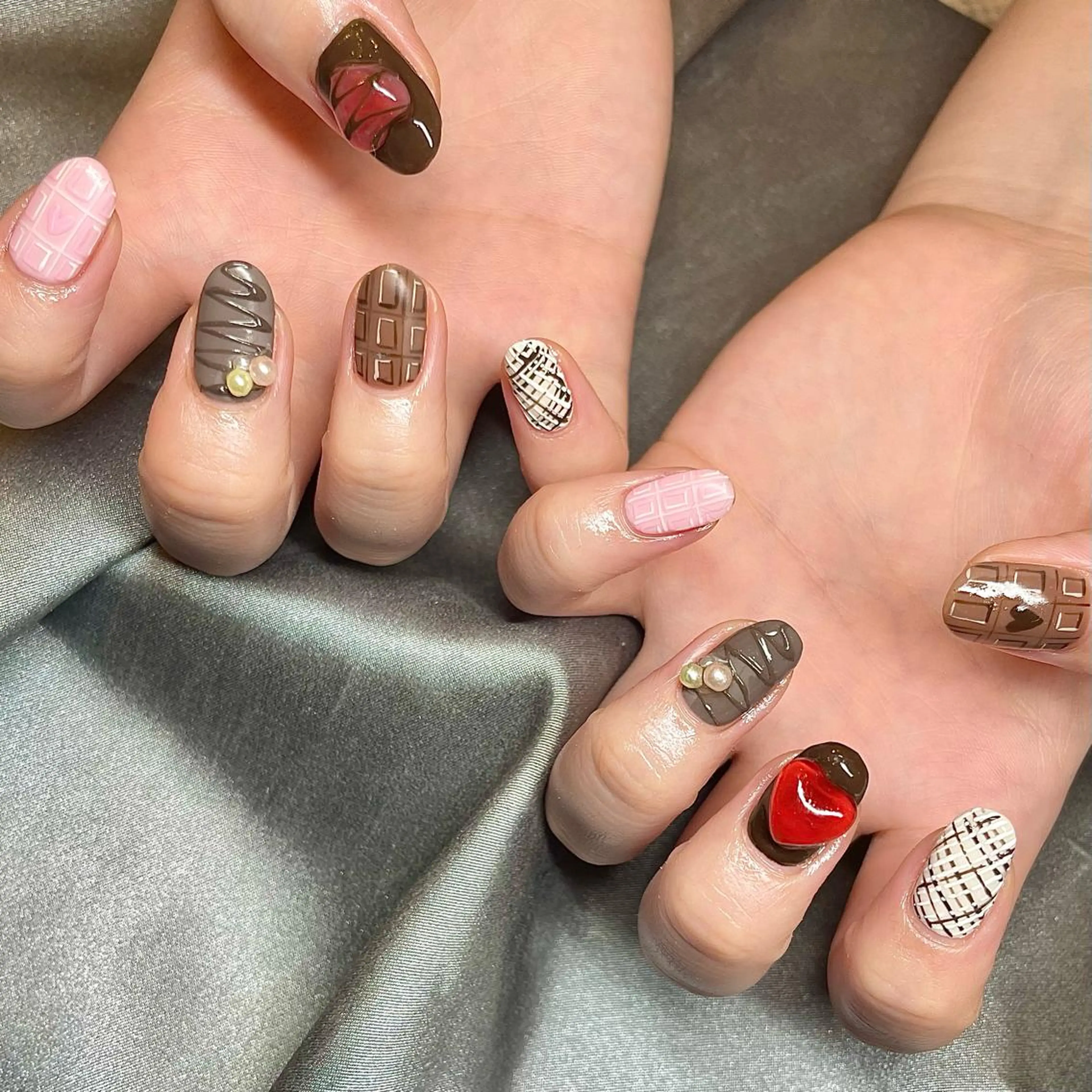 ミディアム カラー パーマ ヘアアレンジ メンズ キッズ ネイル マツエク・マツパ アイブロウ バレンタイン nail&eye Aoのマツエク・マツパデザイン