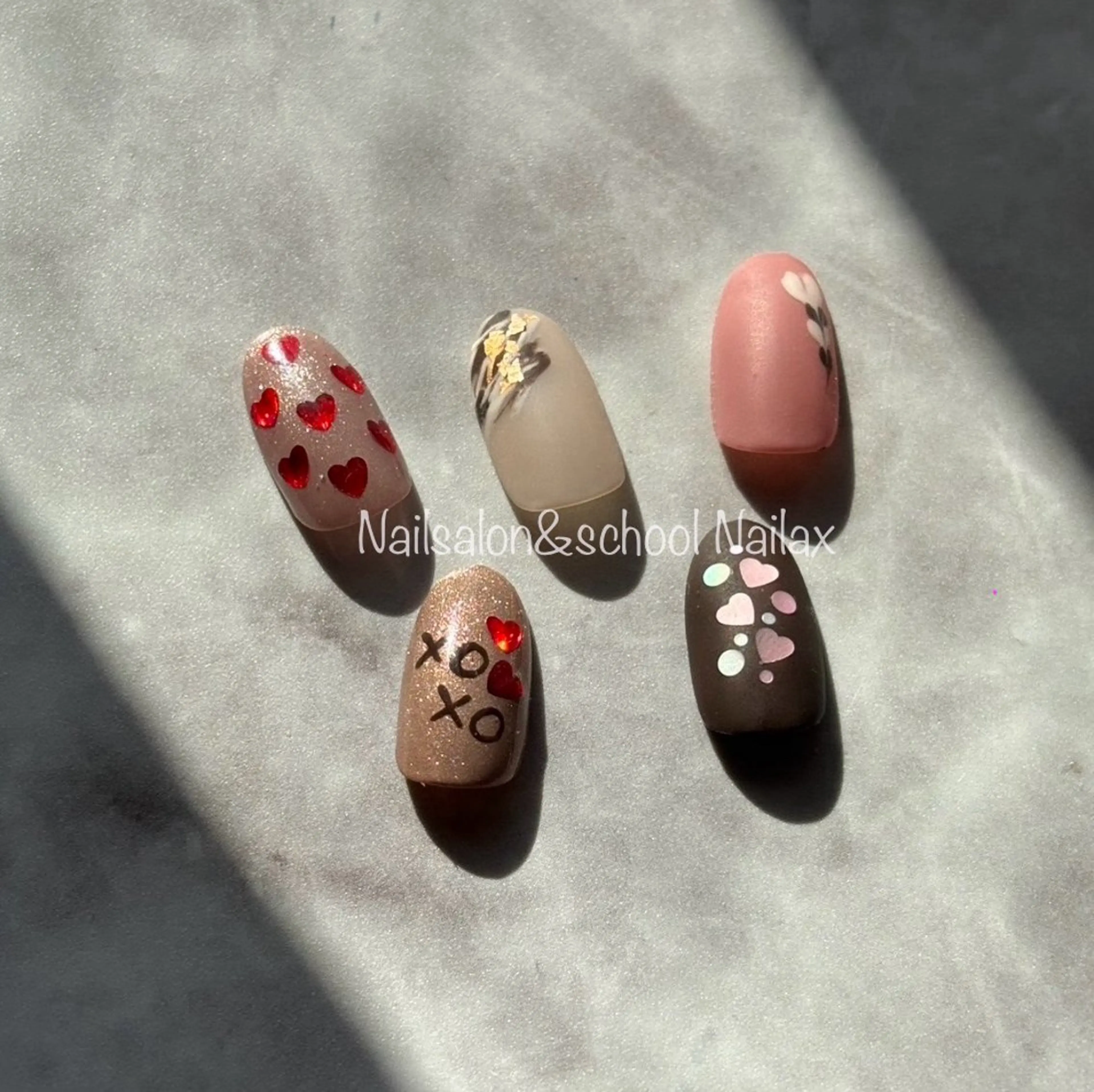 ネイル アートネイル バレンタイン ハンドネイル nailax YUMIのネイルデザイン