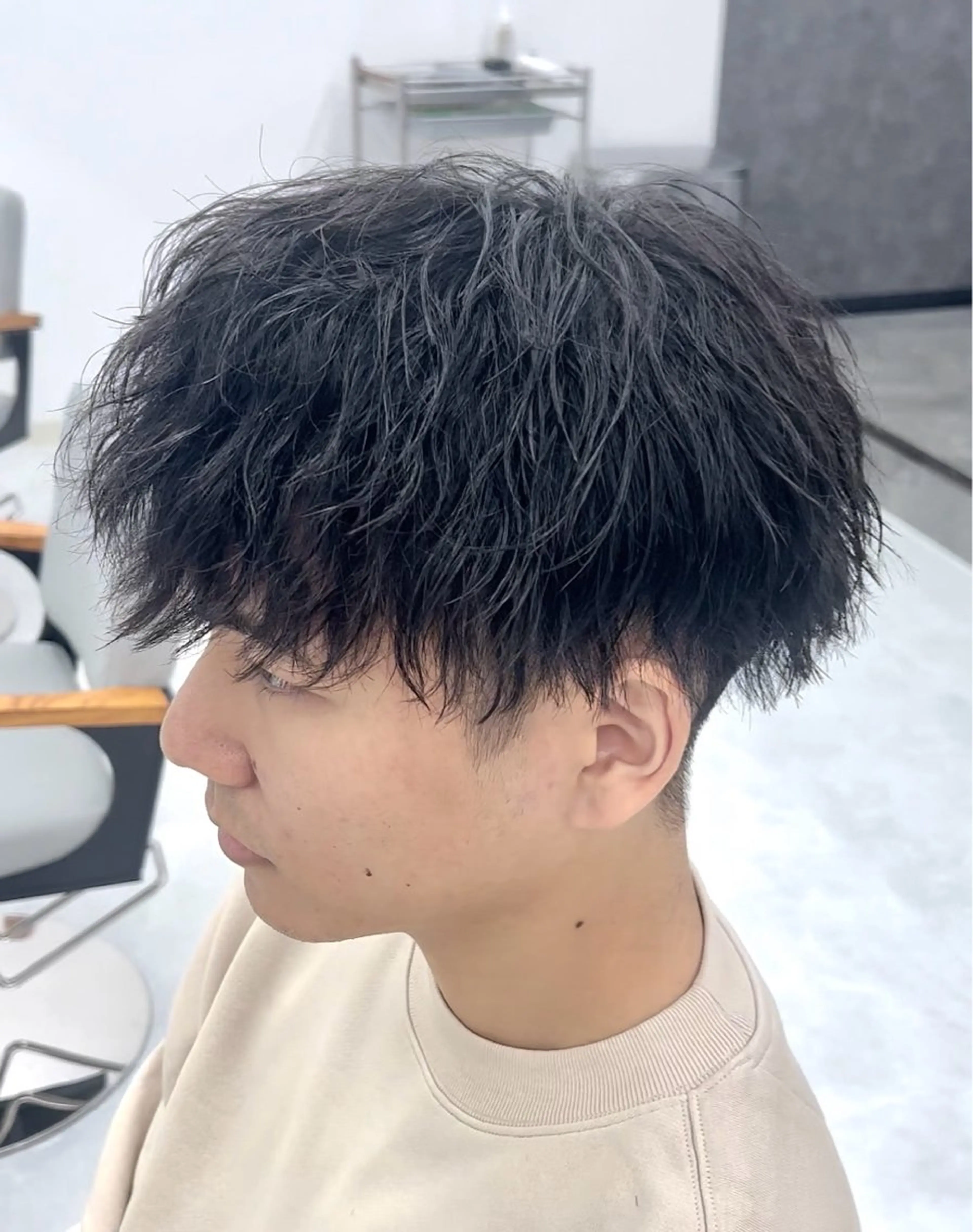 ショート カラー パーマ メンズ メンズパーマ ツイストスパイラルパーマ スパイラルパーマ カット パーマ 飛田 楓信のヘアスタイル