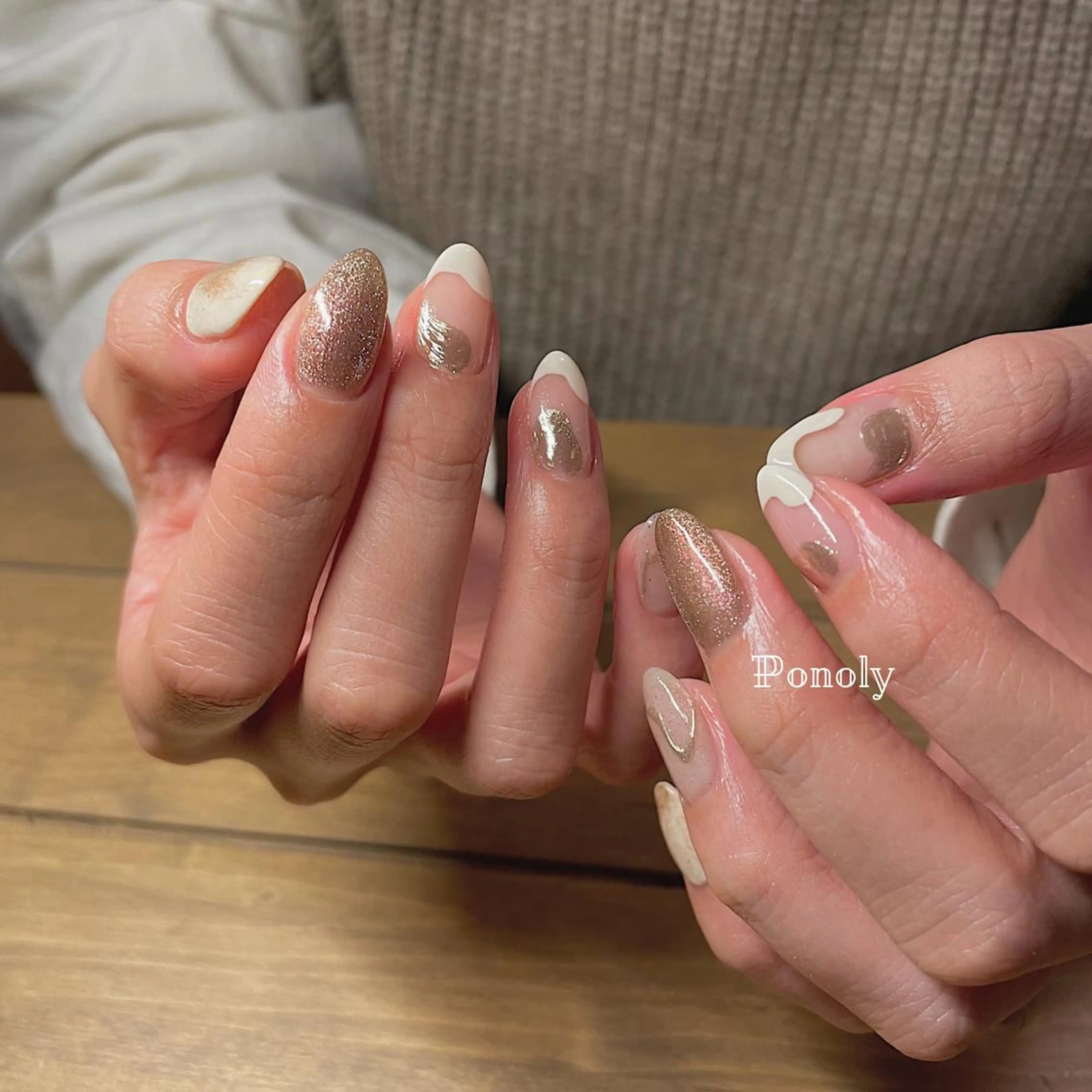 ミディアム ネイル マグネットネイル ニュアンスネイル 10ten Mikiのネイルデザイン