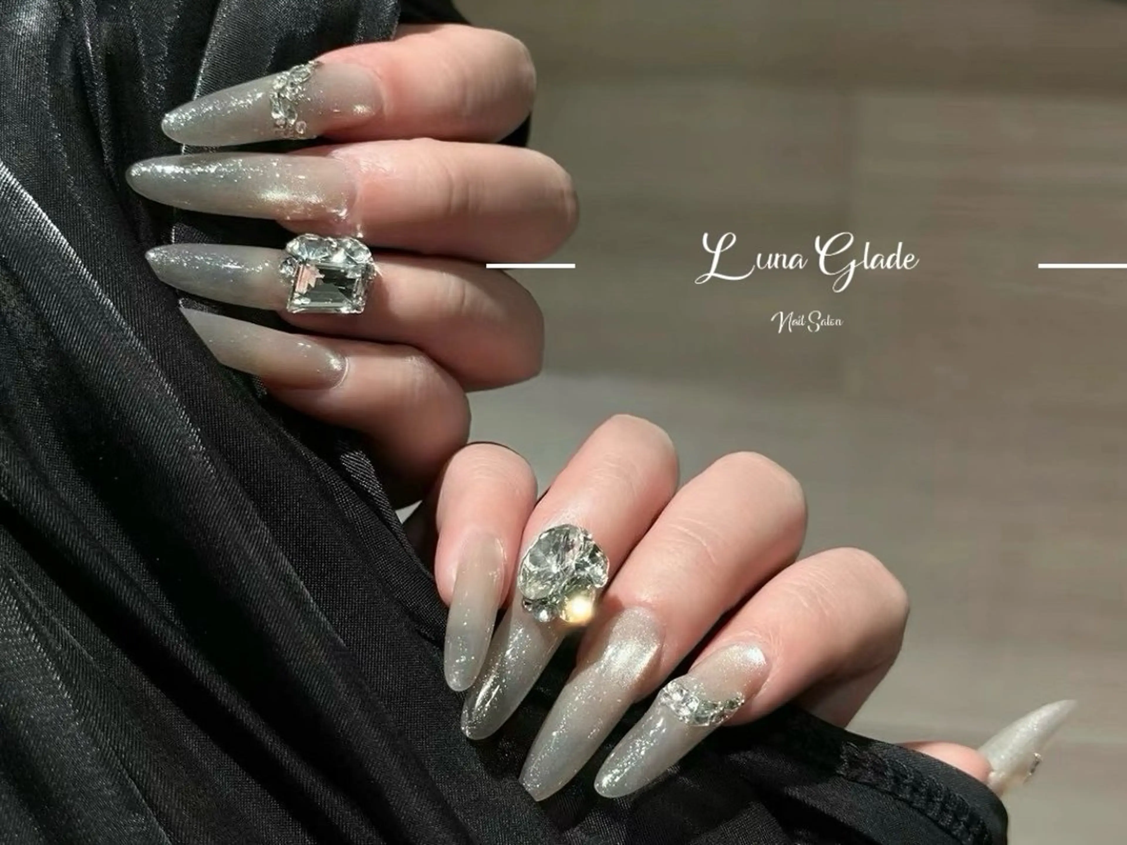 ネイル 長さ出し ジェルネイル 韓国ネイル マグネットネイル 持ち込み ハンドネイル Luna Glade Nail Salon所属・Luna Gladeのネイルデザイン