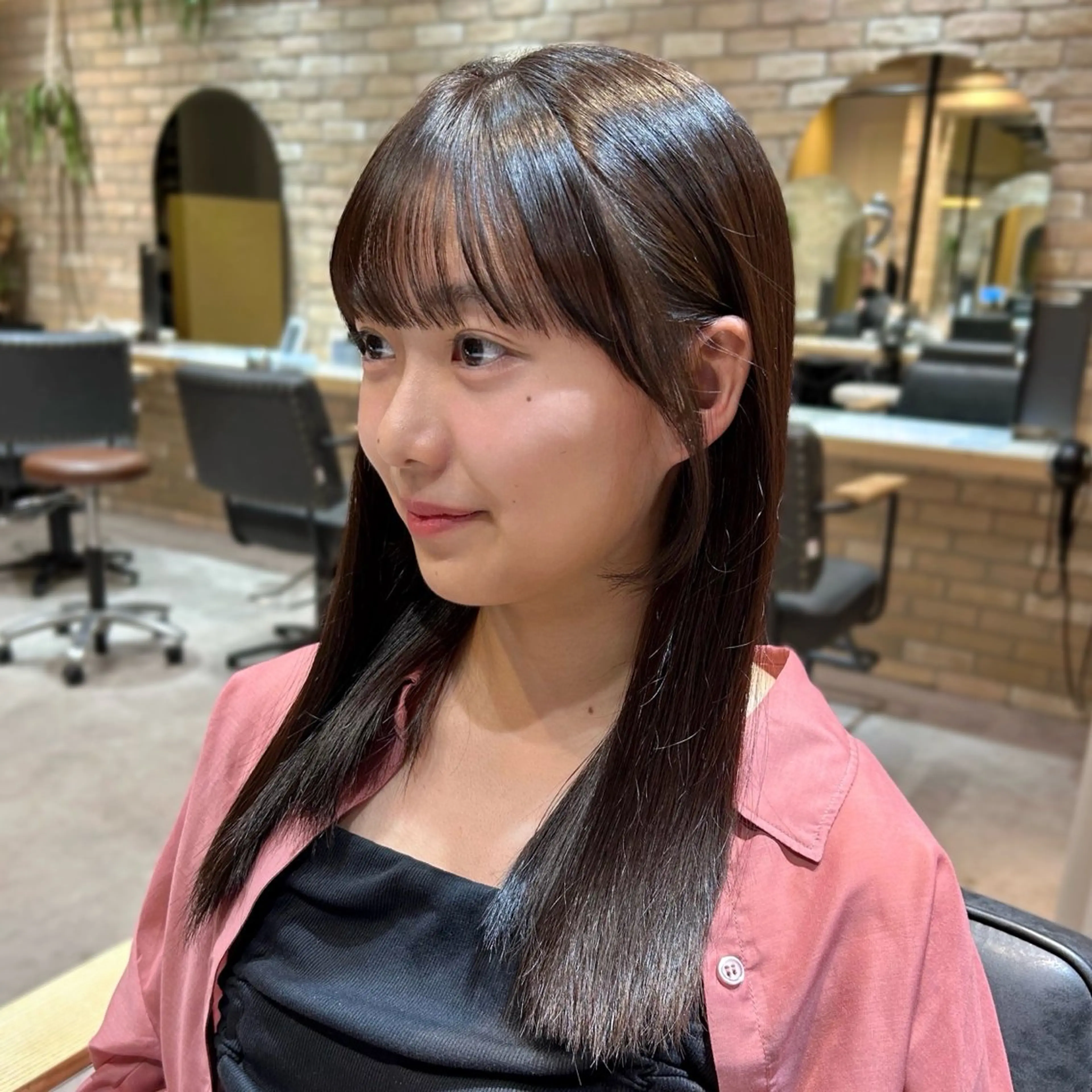セミロング カラー カット ヘアカラー 顔まわり♡レイヤー COCORO 🎀のネイルデザイン