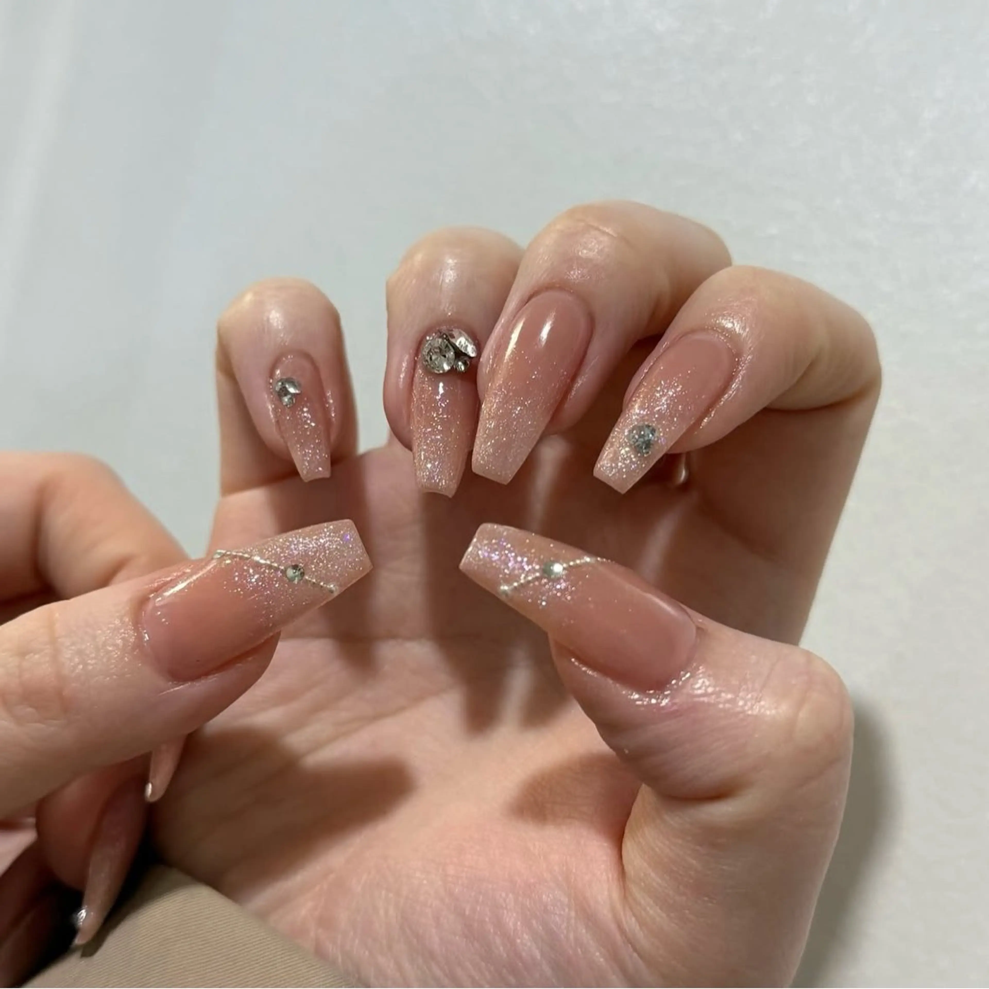 ネイル 長さ出し グラデーション キラキラネイル 韓国ネイル ラメ(グリッター) ハンドネイル ハンドケア Chisa Nail Studio所属・リ リのネイルデザイン