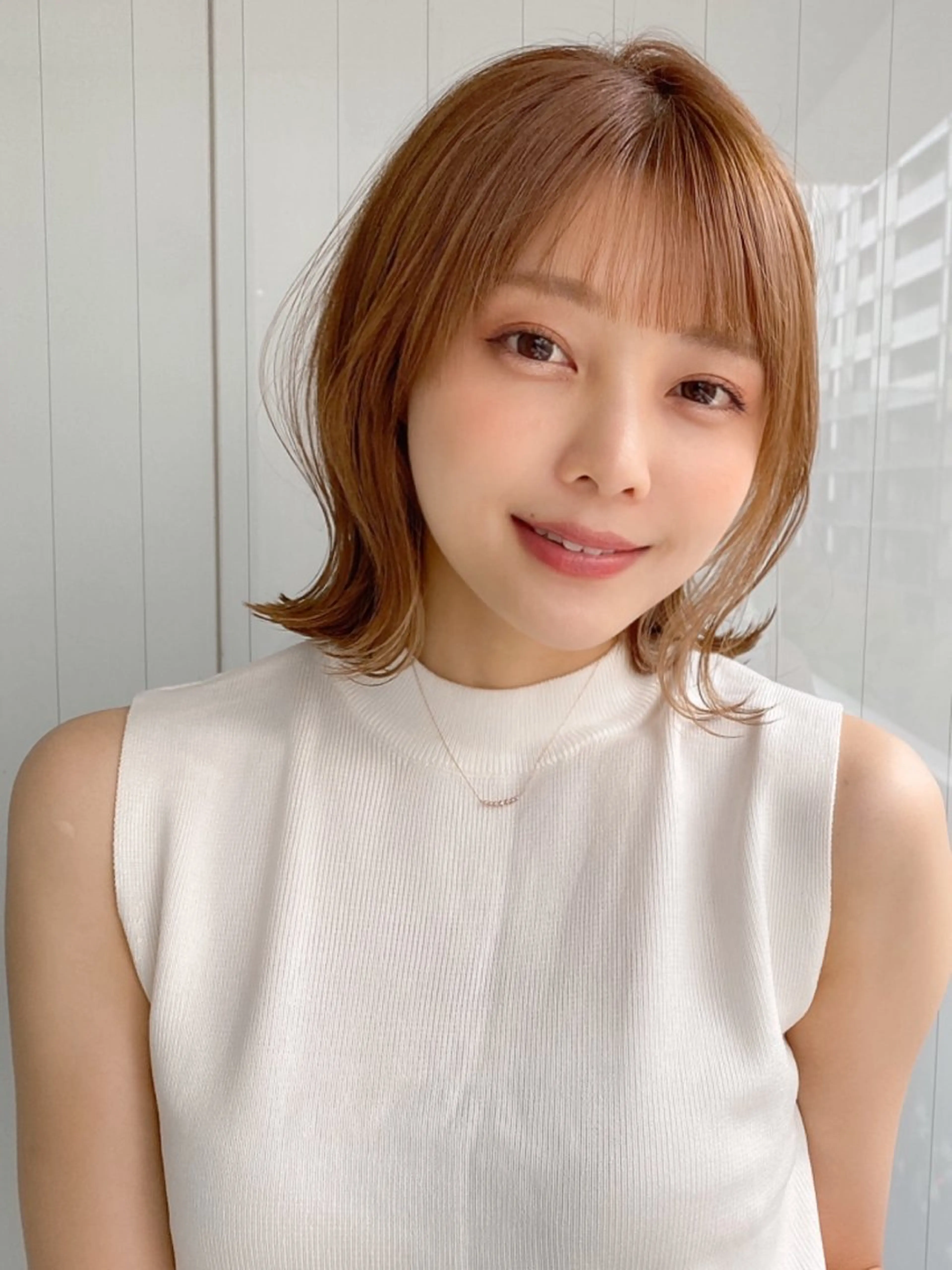 ミディアム カラー ボブ 外ハネヘア 佐藤 侑哉のヘアスタイル