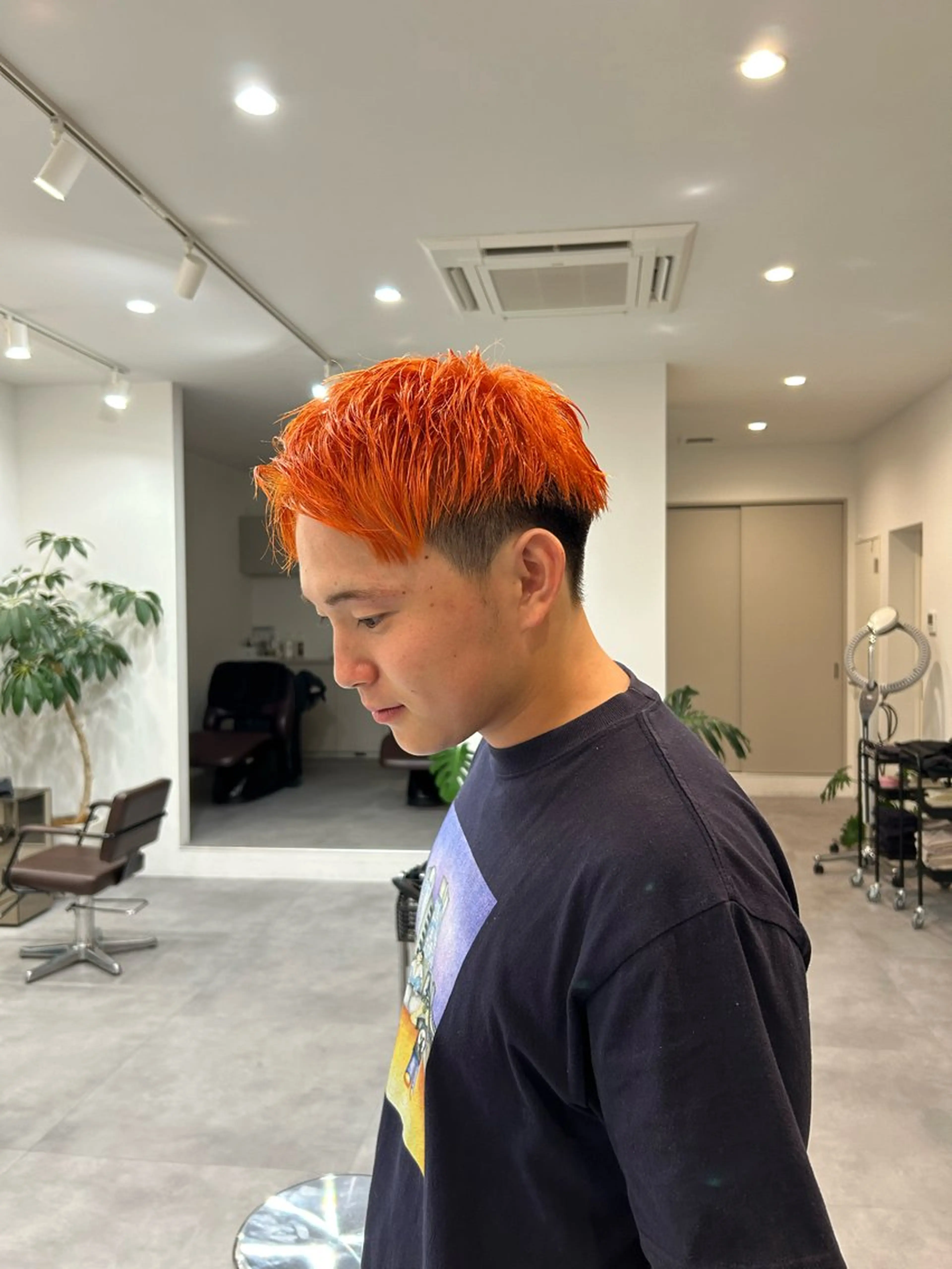 カラー メンズ オレンジ YUEN イシイ アミのヘアスタイル