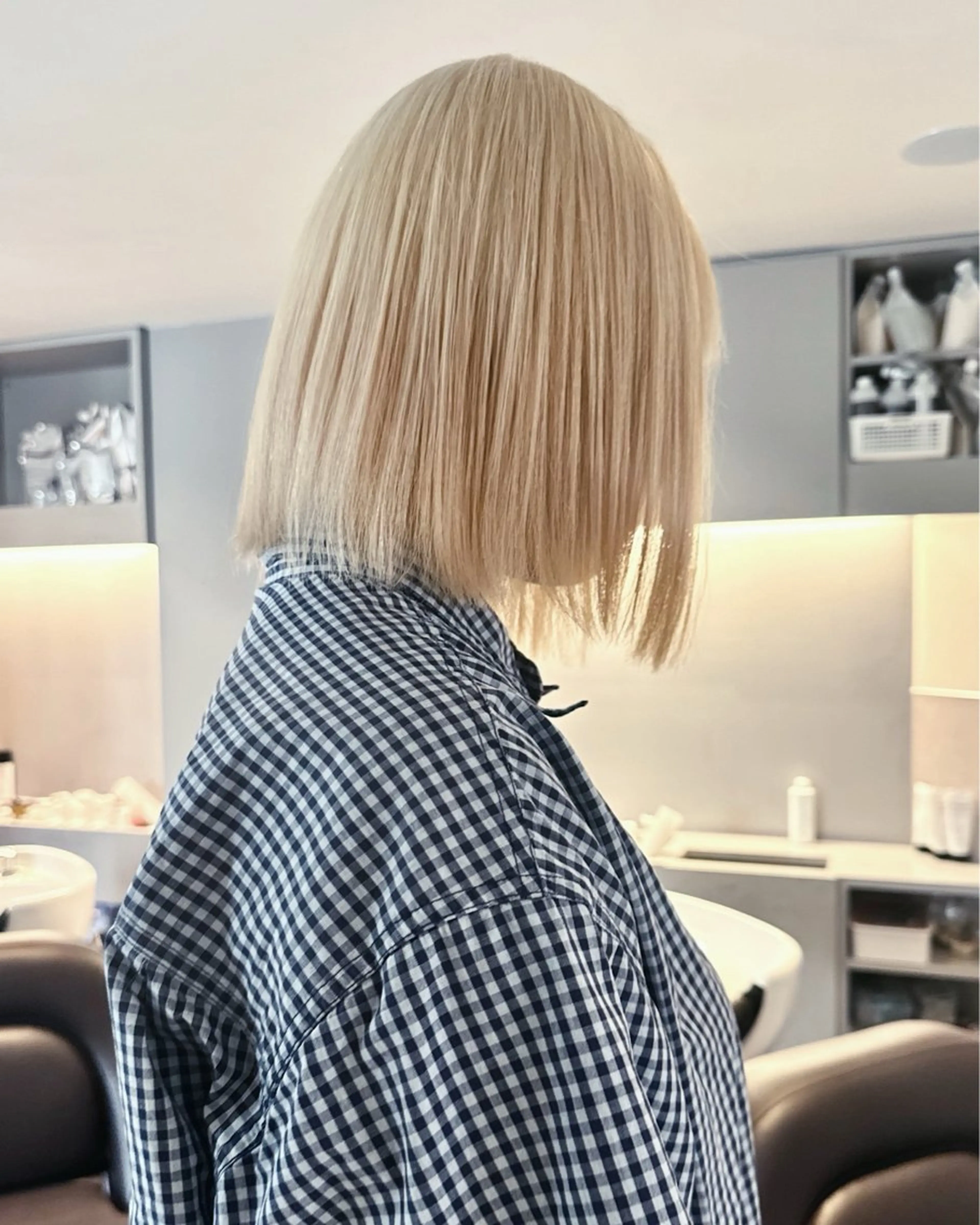 ショート カラー ブリーチ 抜きっぱなしブロンド ブロンド ケアブリーチ ハイトーンカラー RAIMA ハイトーンレイヤーのヘアスタイル