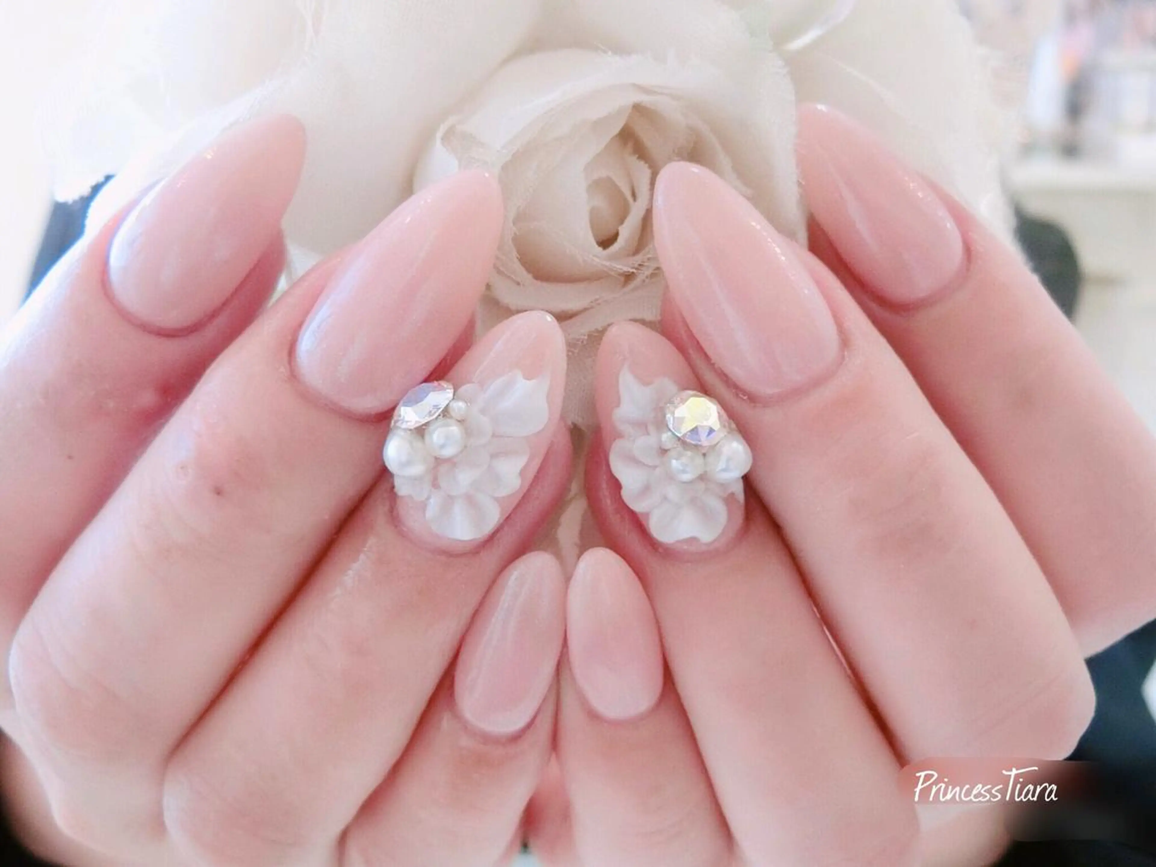 ミディアム ネイル Grantulle nailのネイルデザイン