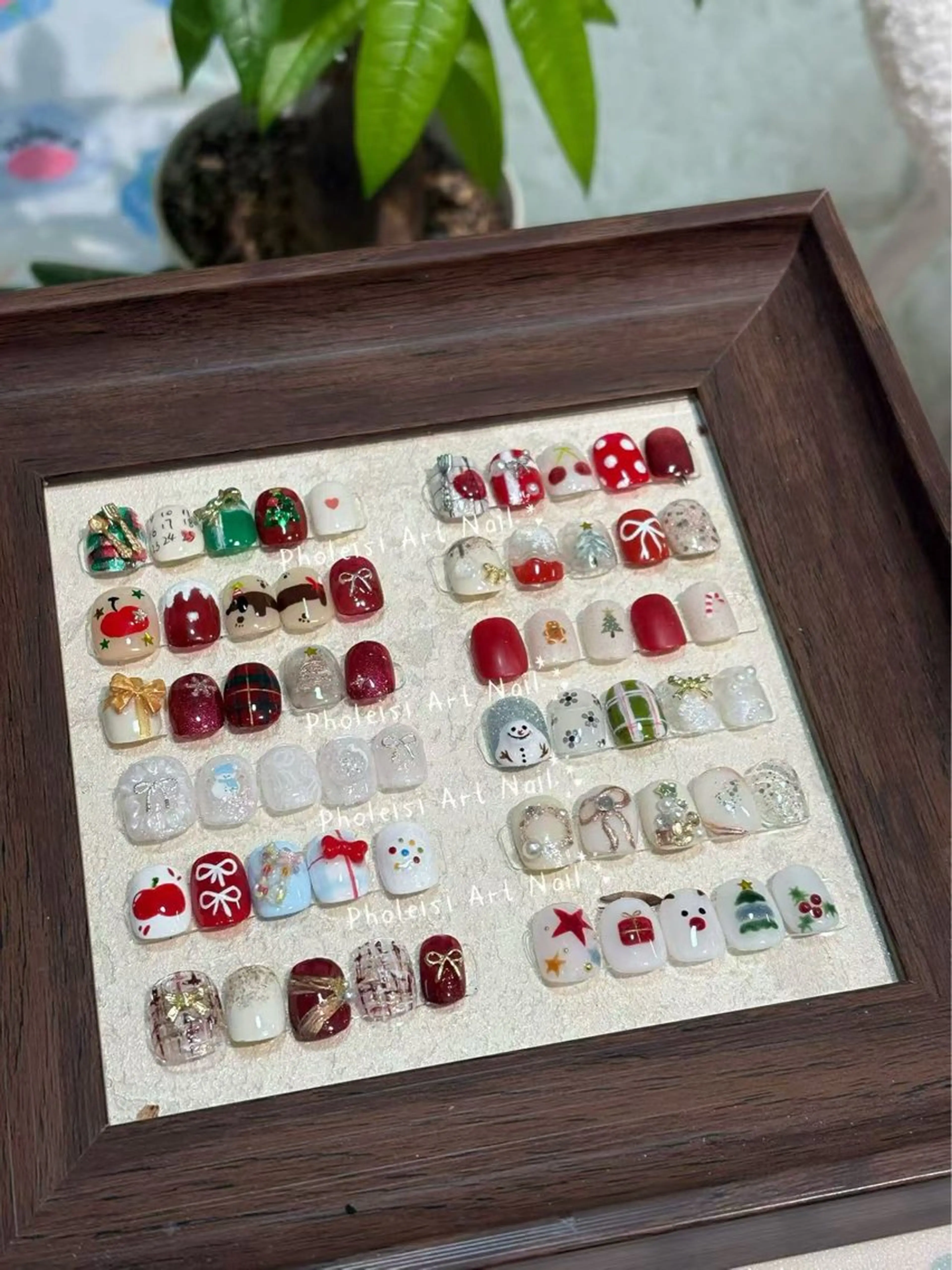 ネイル 冬ネイル クリスマス Pholeisi Art Nail所属・Pholeisi Lisaのネイルデザイン