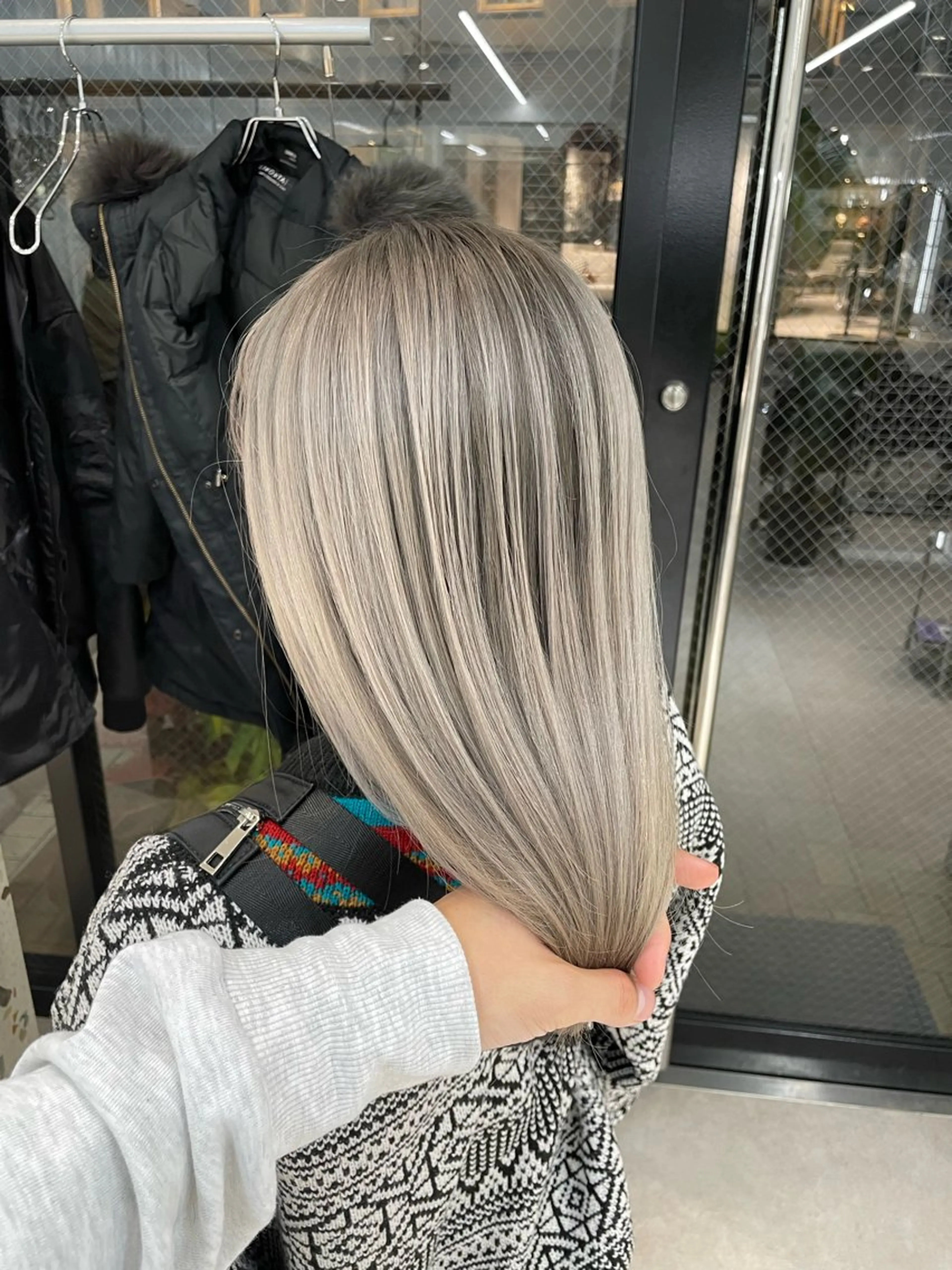 ロング カラー onyx所属・表参道/ハイライト・ バレイヤージュのヘアスタイル
