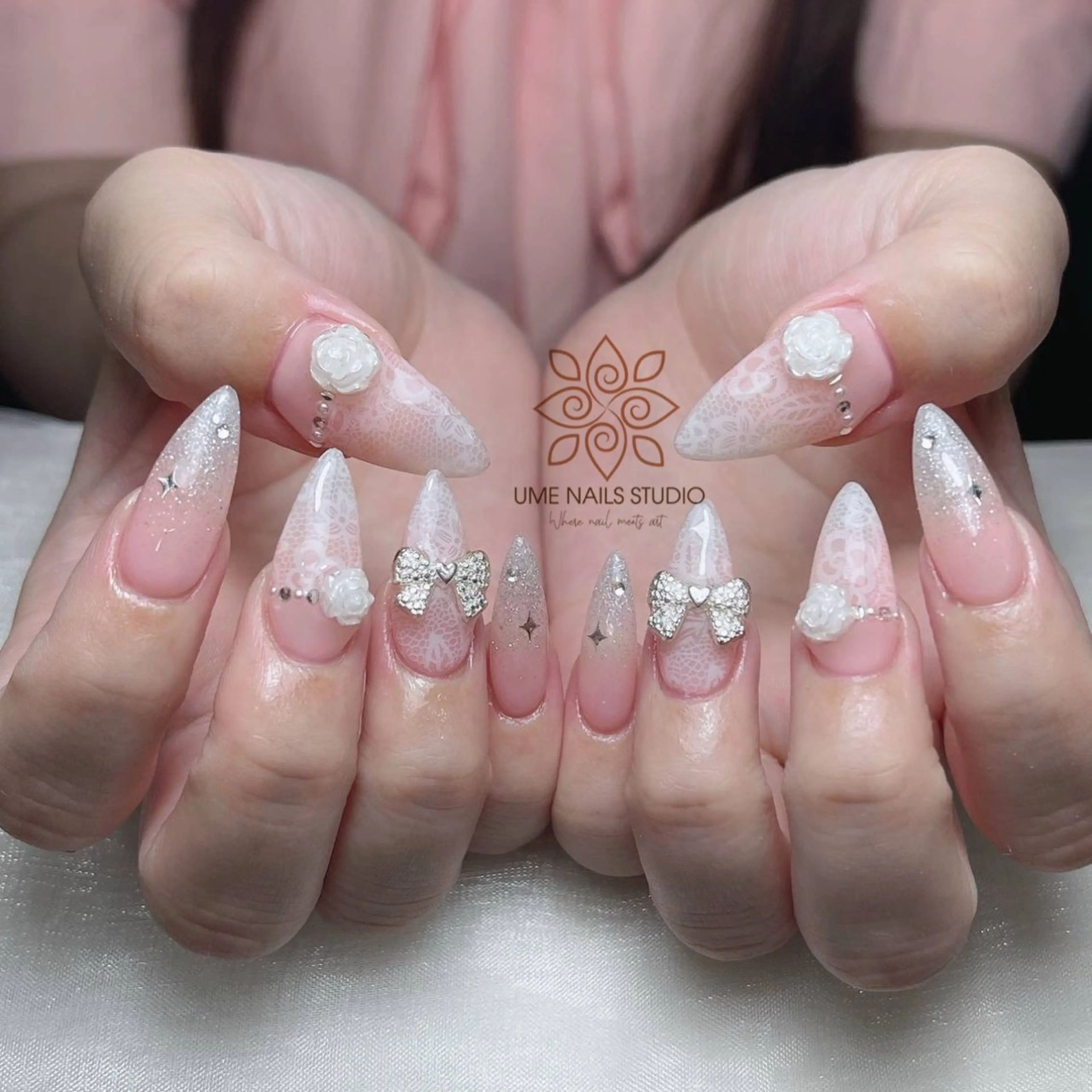ネイル チークネイル クリアネイル ガーリー キラキラネイル 韓国ネイル ハンドネイル Ume Nail Studioのネイルデザイン