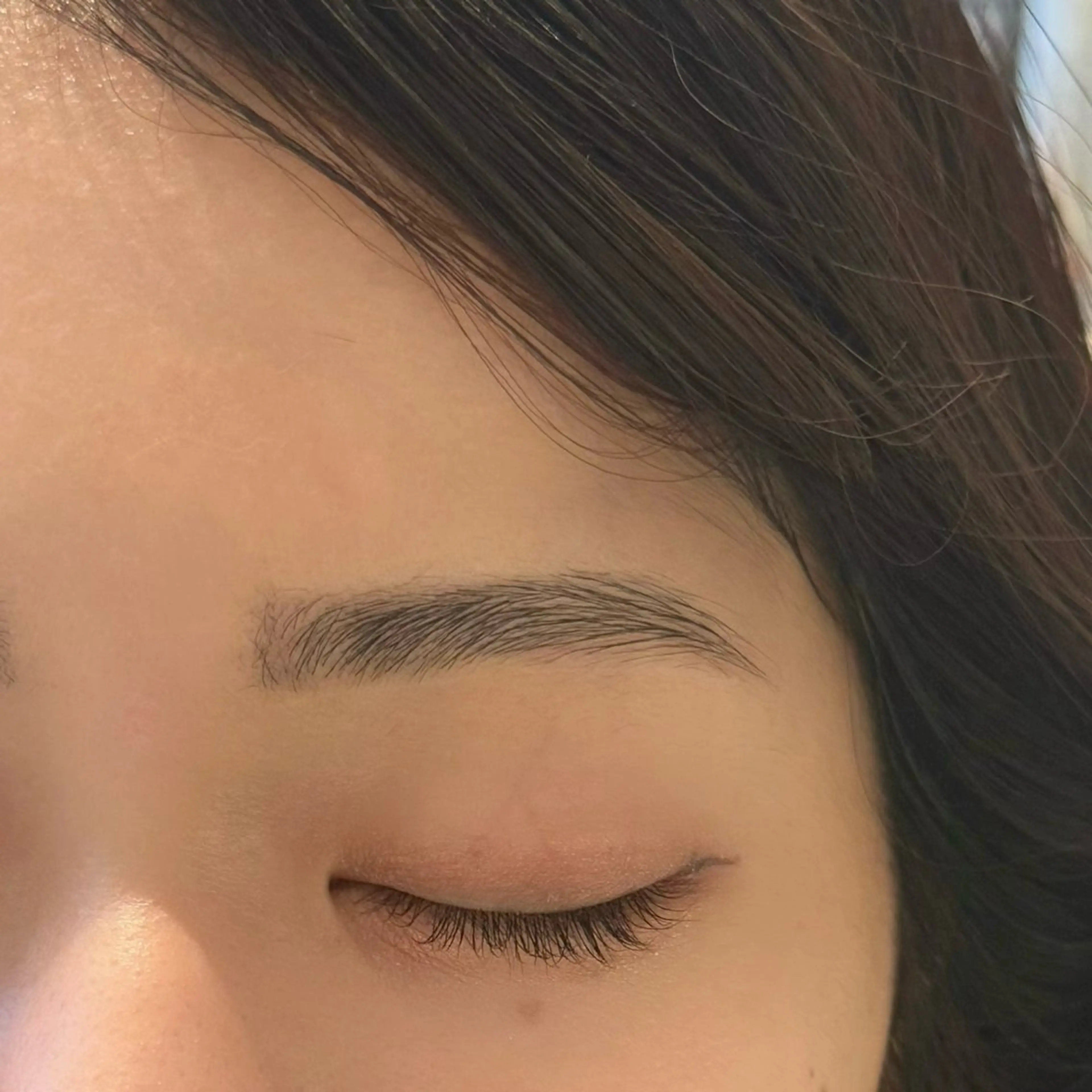 アイブロウ nail&eyelash Nina 代官山店所属・緒方 海妃の眉毛・アイブロウイメージ