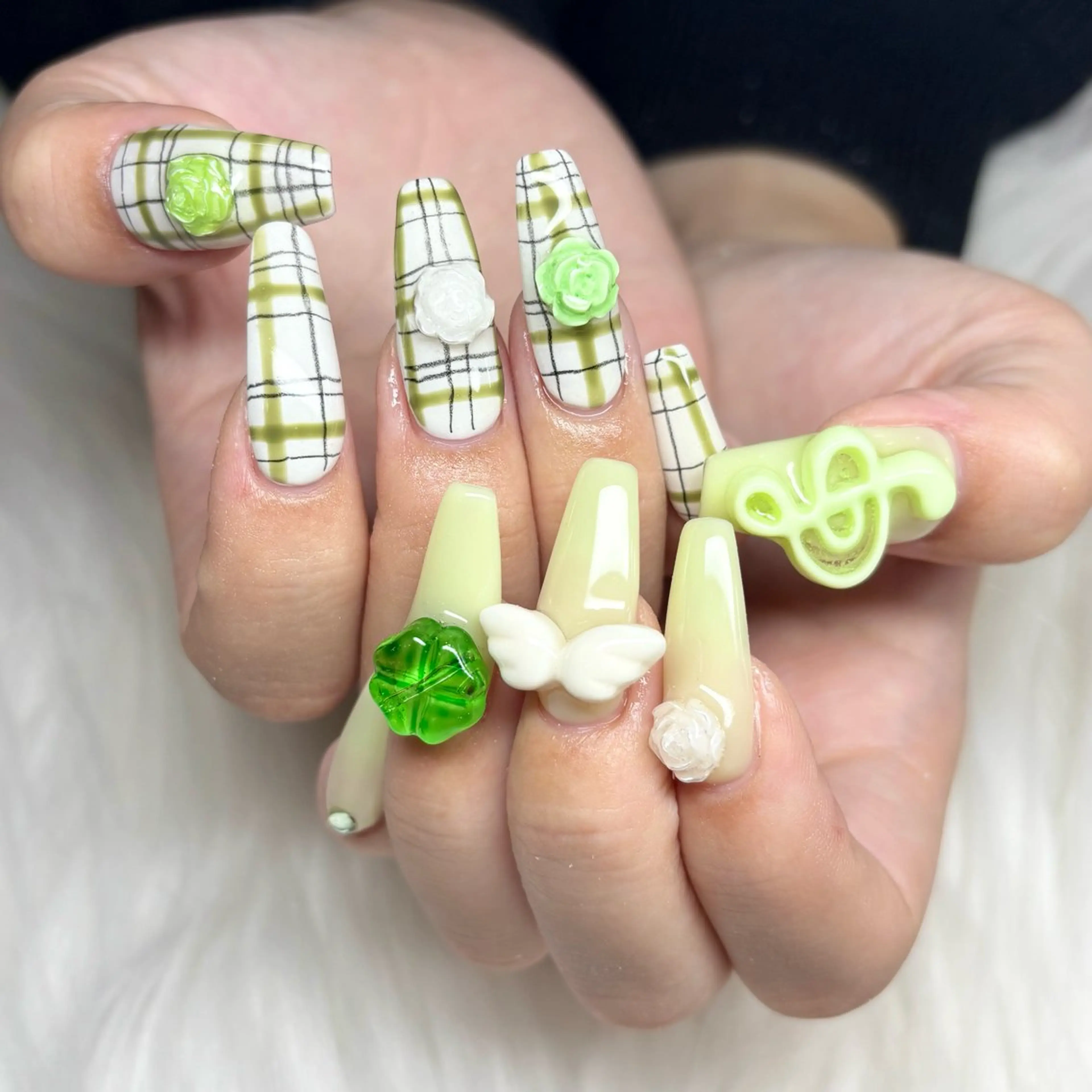 ネイル 持ち込み 鈴木 華乃のネイルデザイン