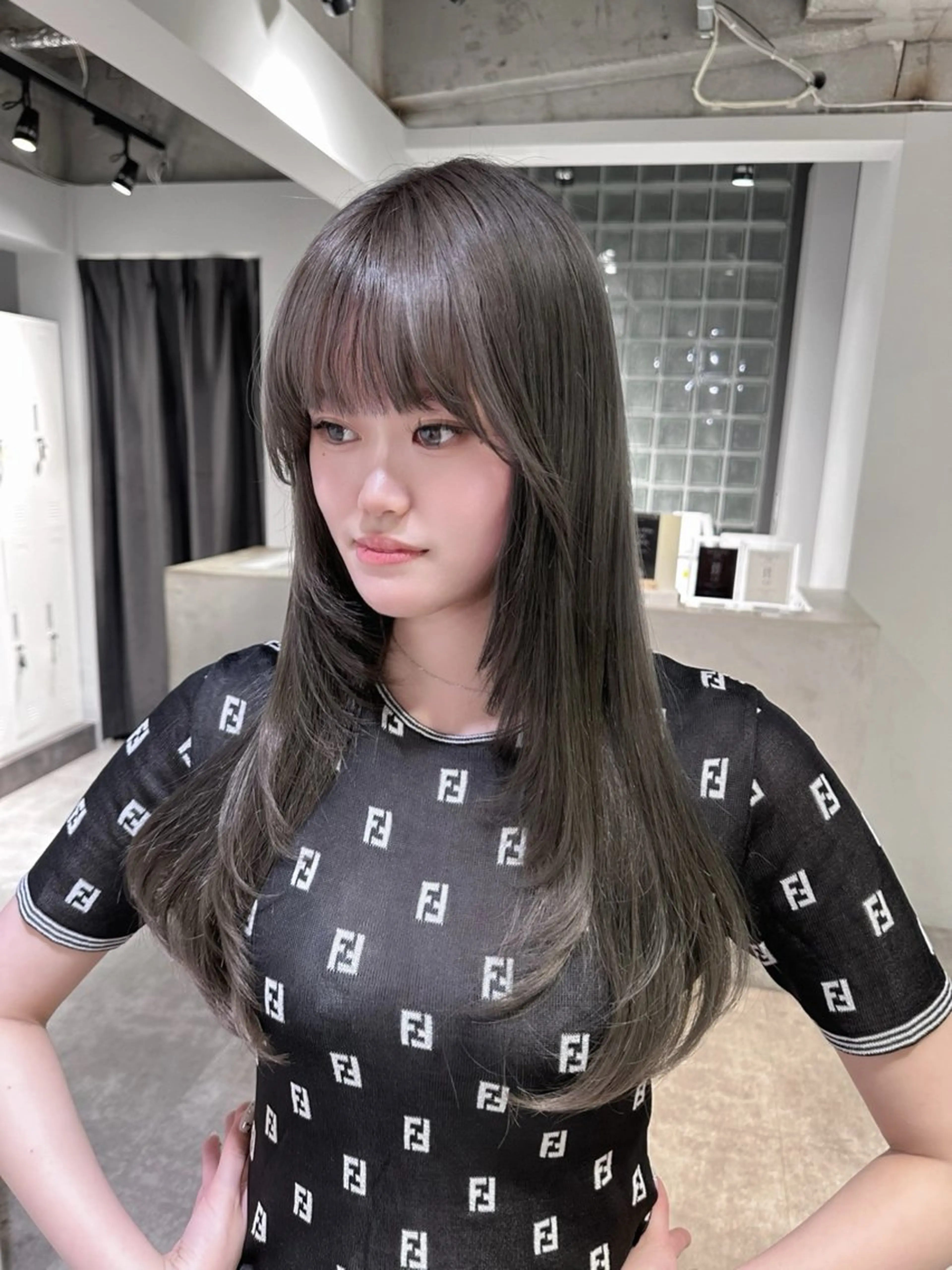 ロング 𝑦𝑢𝑟𝑖𝑎 MIRAのヘアスタイル