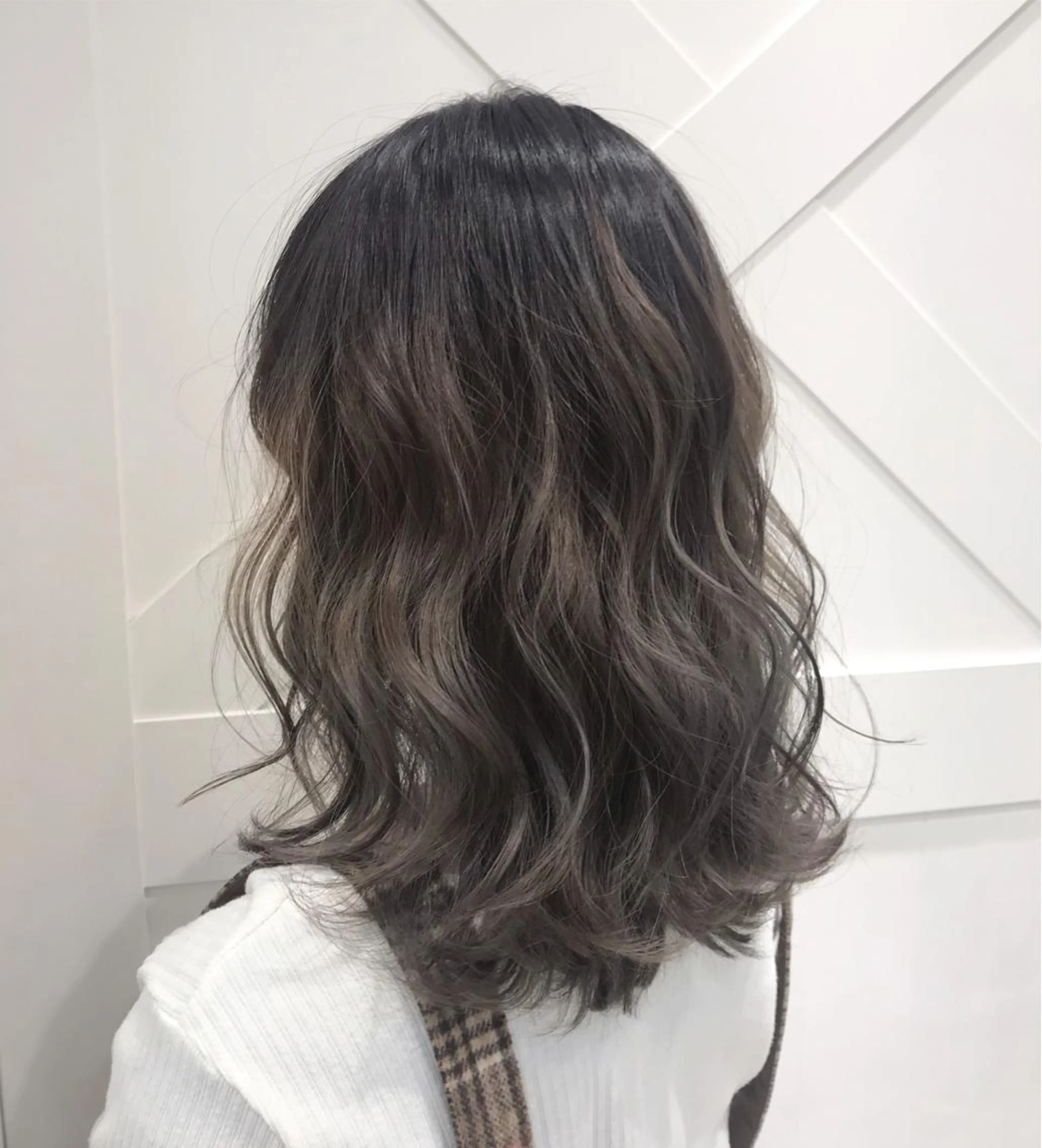 ミディアム カラー バレイヤージュ ブリーチ レイヤーカット IwAsh二俣川所属・IwAsh✄﻿ アオイのヘアスタイル