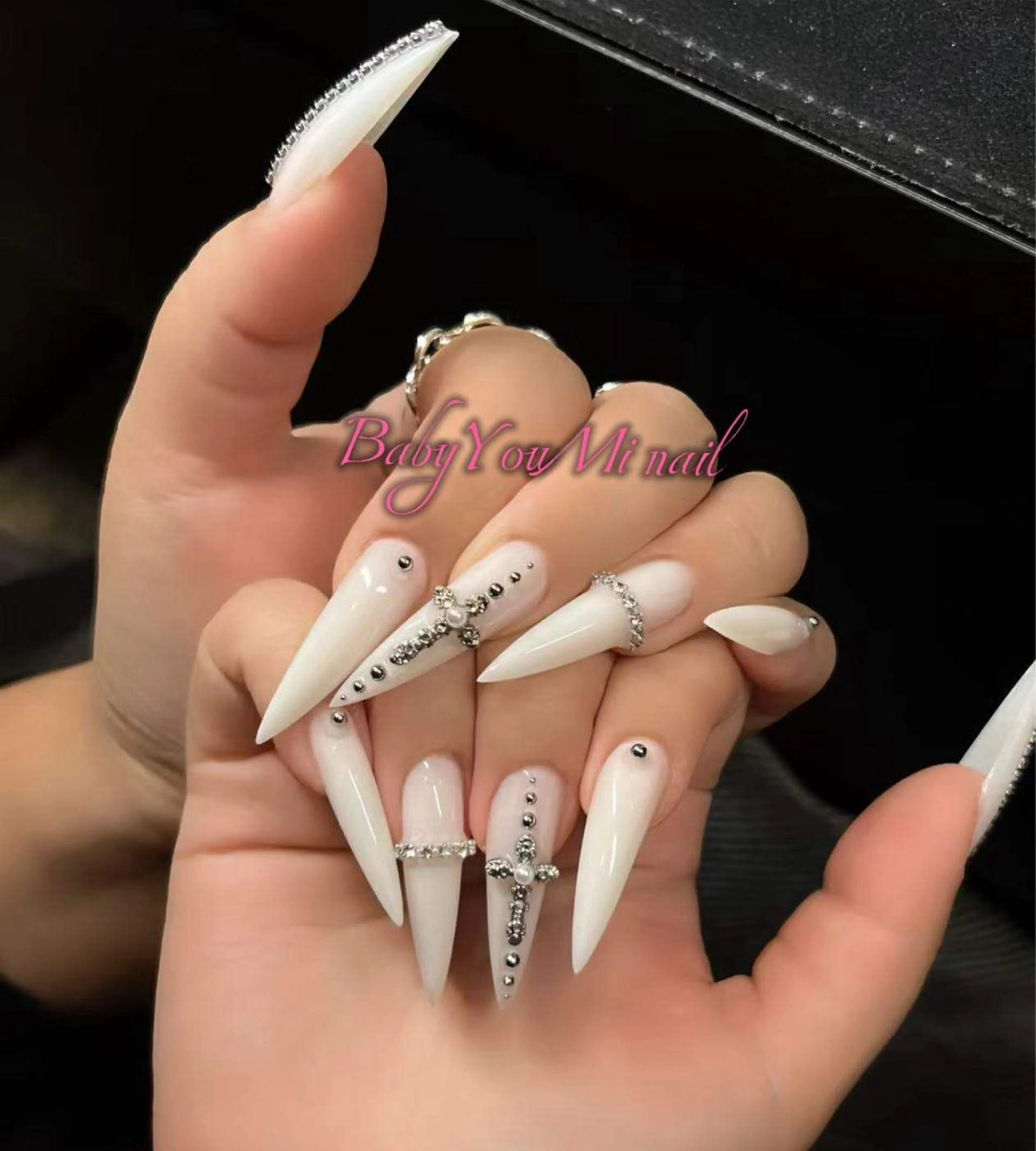 ネイル オーロラネイル フラワーネイル フットネイル フレンチネイル ジェルネイル ハンドネイル BabyYouMi nailのネイルデザイン