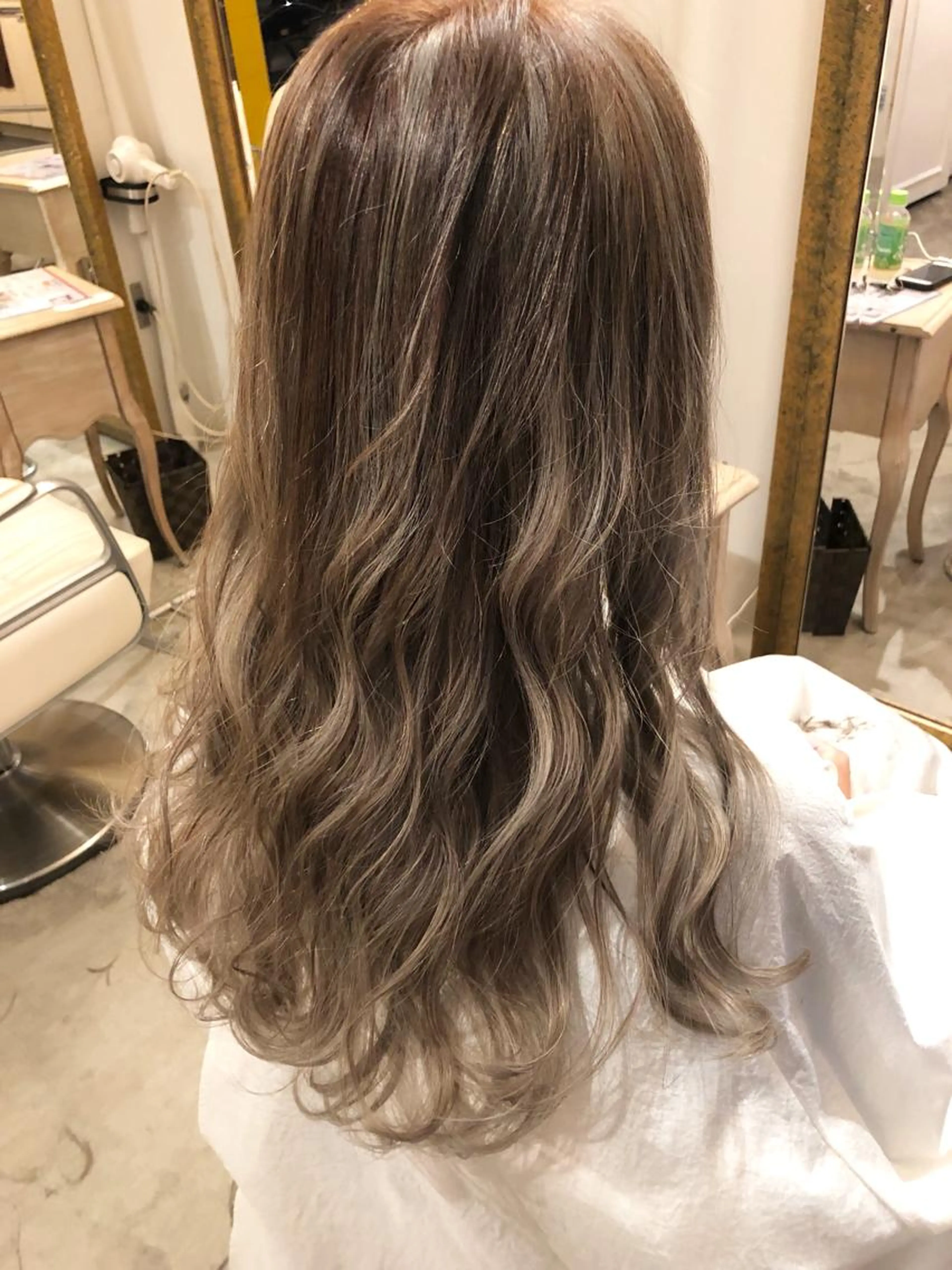 ✨ハイライトで透明感✨➕イルミナカラー➕アフタートリートメントの写真
