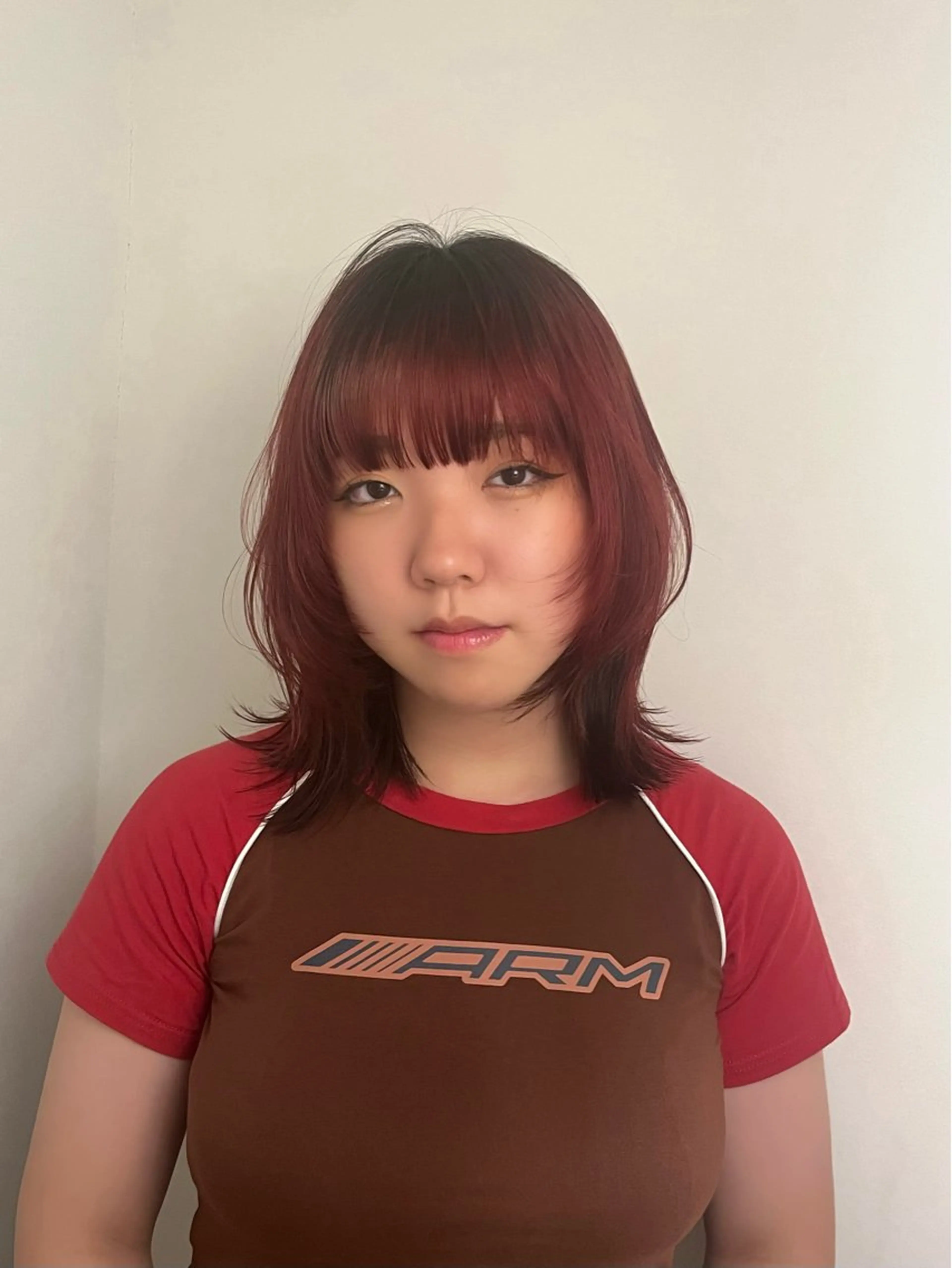 ミディアム 顔まわりレイヤー レイヤーカット カット ヘアカラー Airi 韓国🫧 レイヤーカットのヘアスタイル