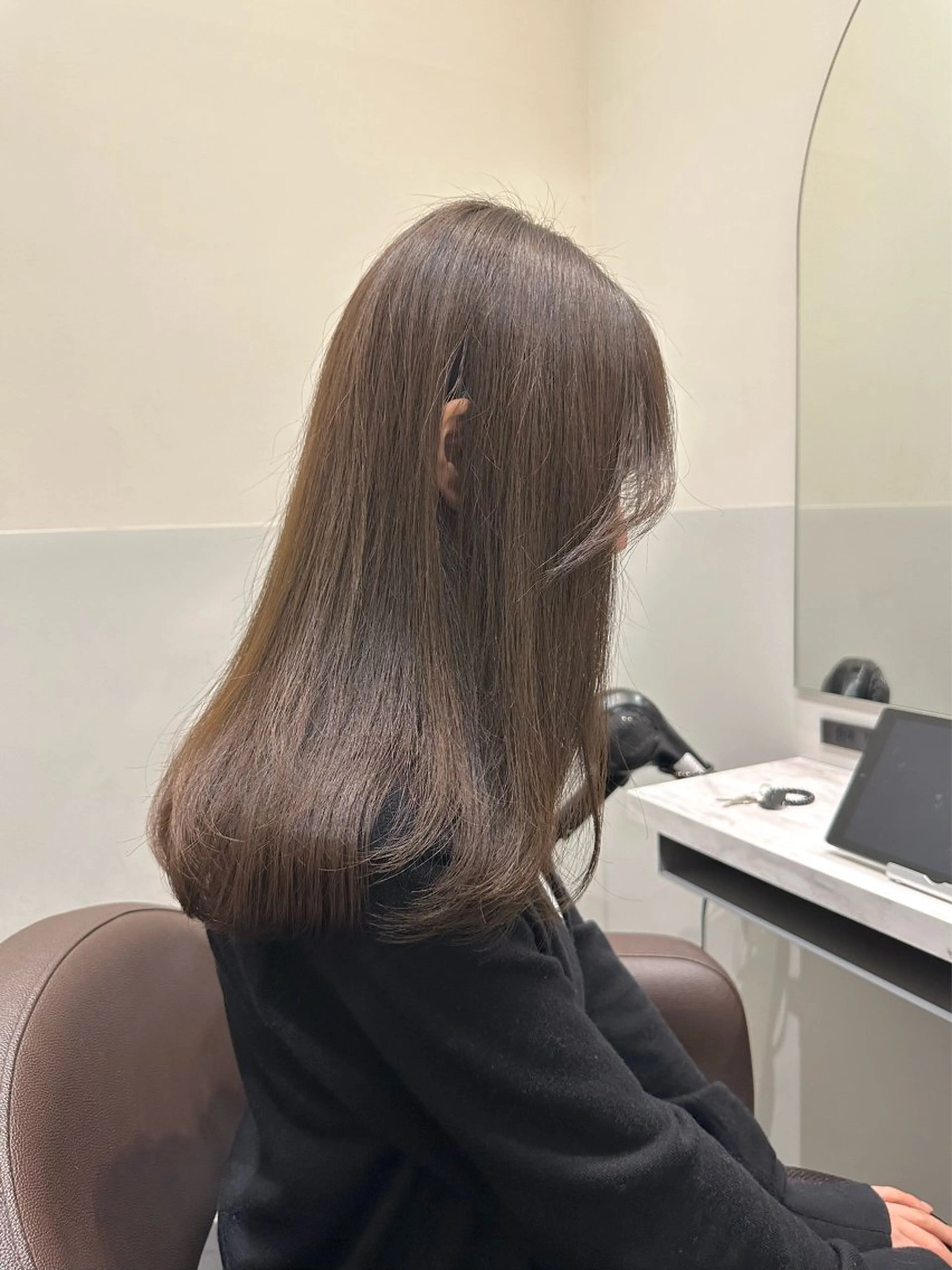 ミディアム カラー ベージュカラー ブリーチ ブリーチなしカラー オリーブベージュ LUMO所属・矢野 晃平のヘアスタイル