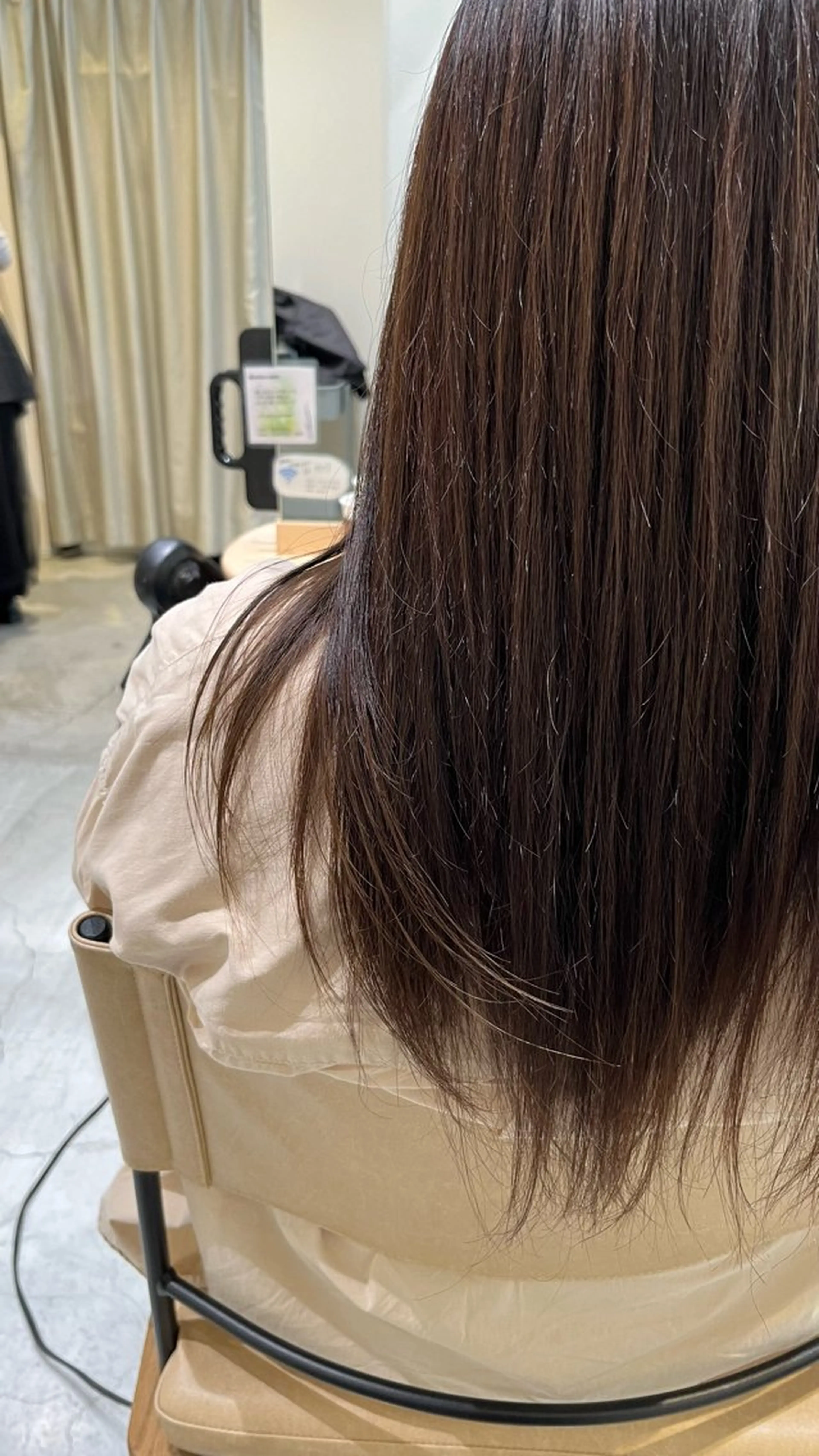 セミロング ヘアカラー トリートメント en't所属・佐藤　ひなの ／艶髪のヘアスタイル