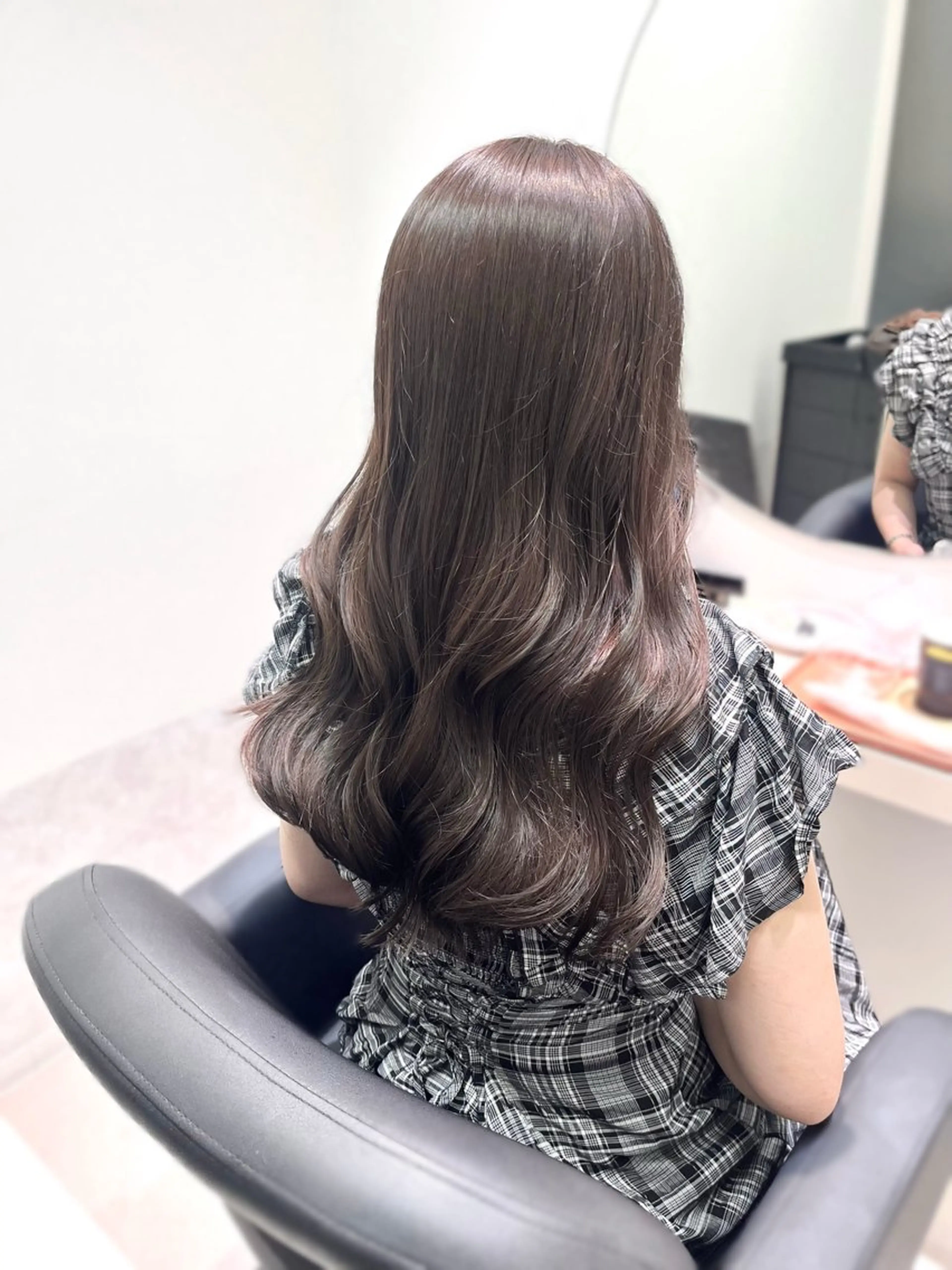 ロング カラー ブラウンカラー 透明感カラー ラベンダーカラー ナナ/梅田/髪質改善 カラー/ストレートのヘアスタイル